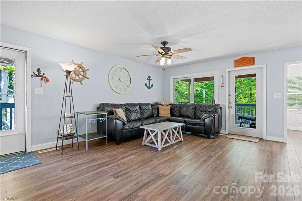 1010 Riverview Road — Lexington