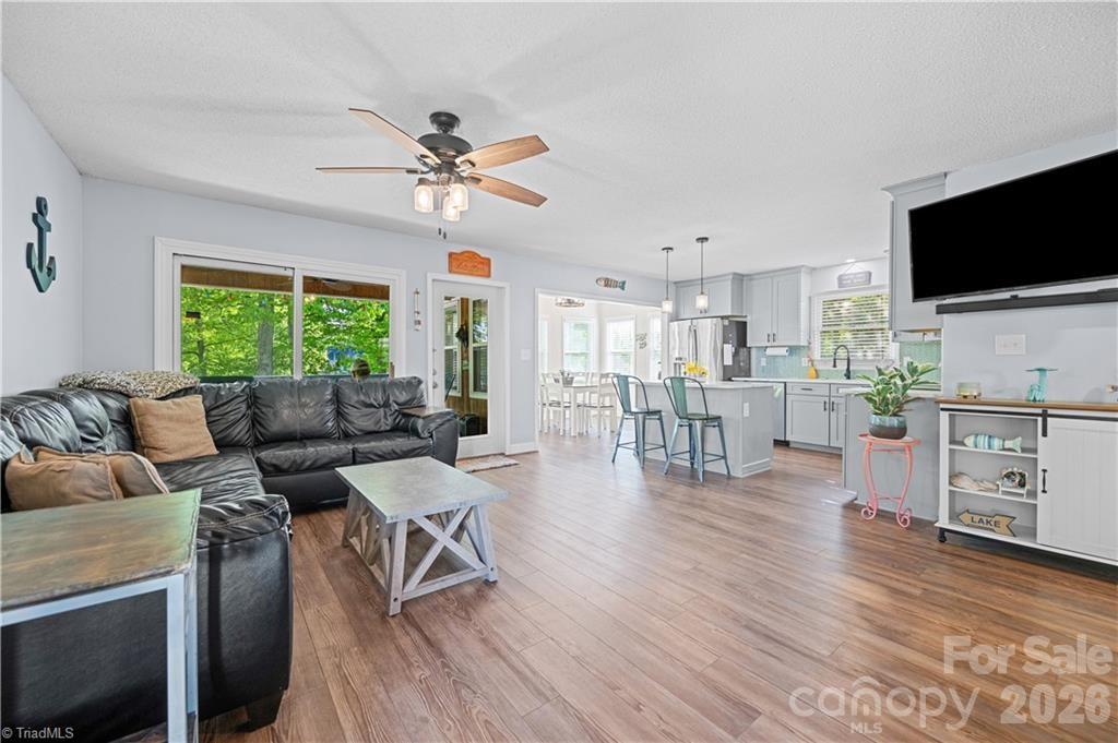 1010 Riverview Road — Lexington
