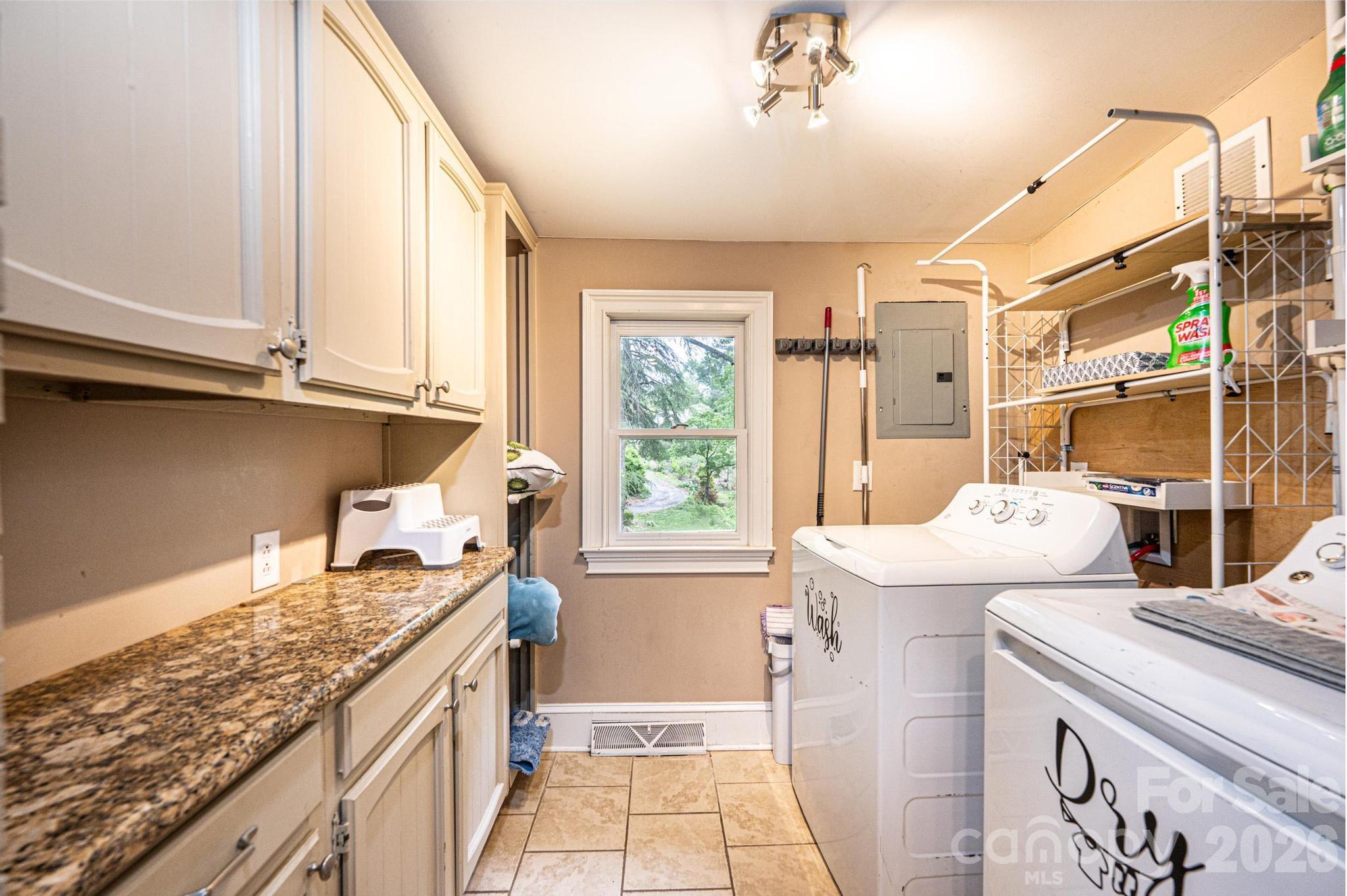 826 6th Street NW #4 — Hickory