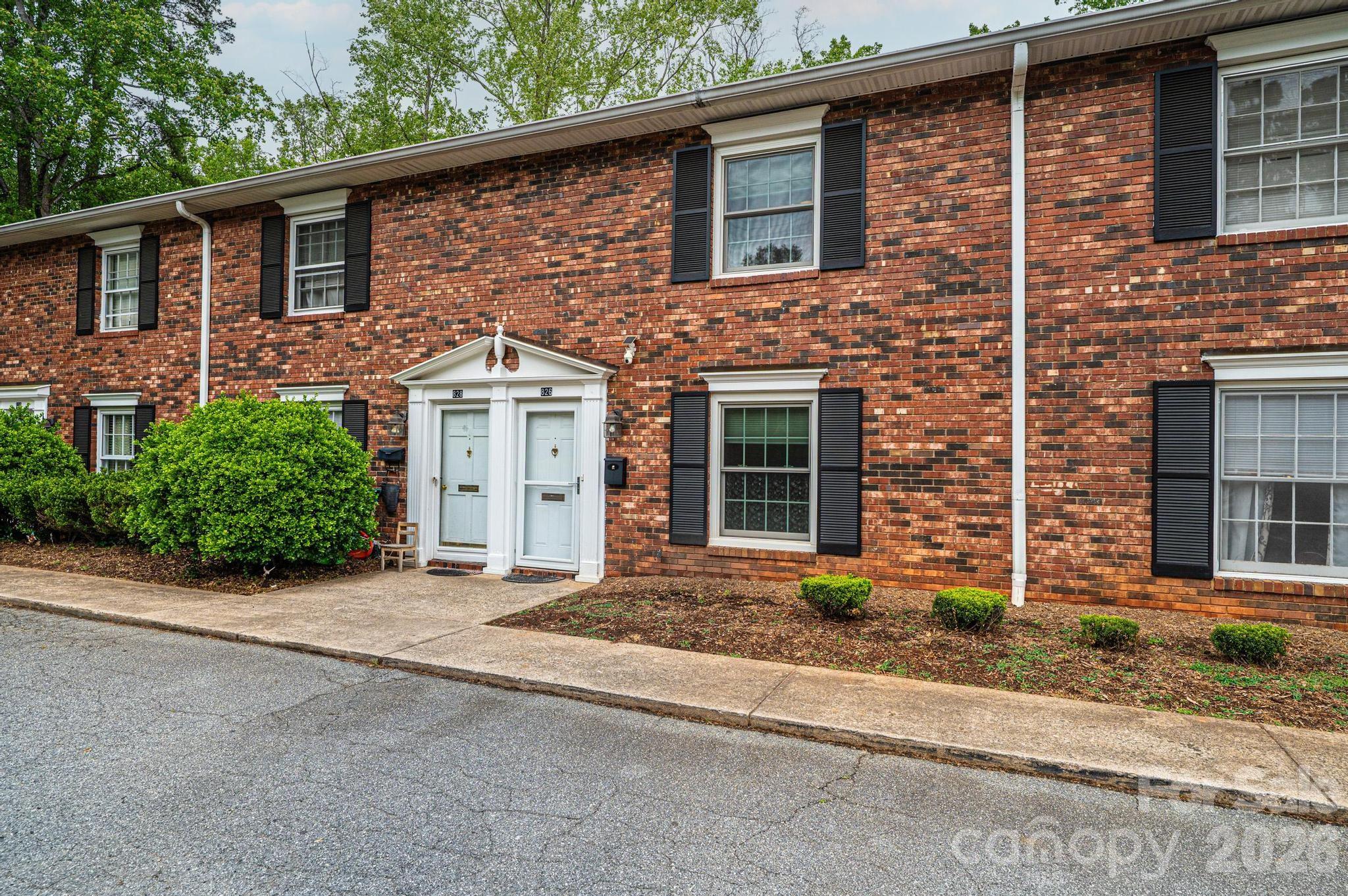 826 6th Street NW #4 — Hickory