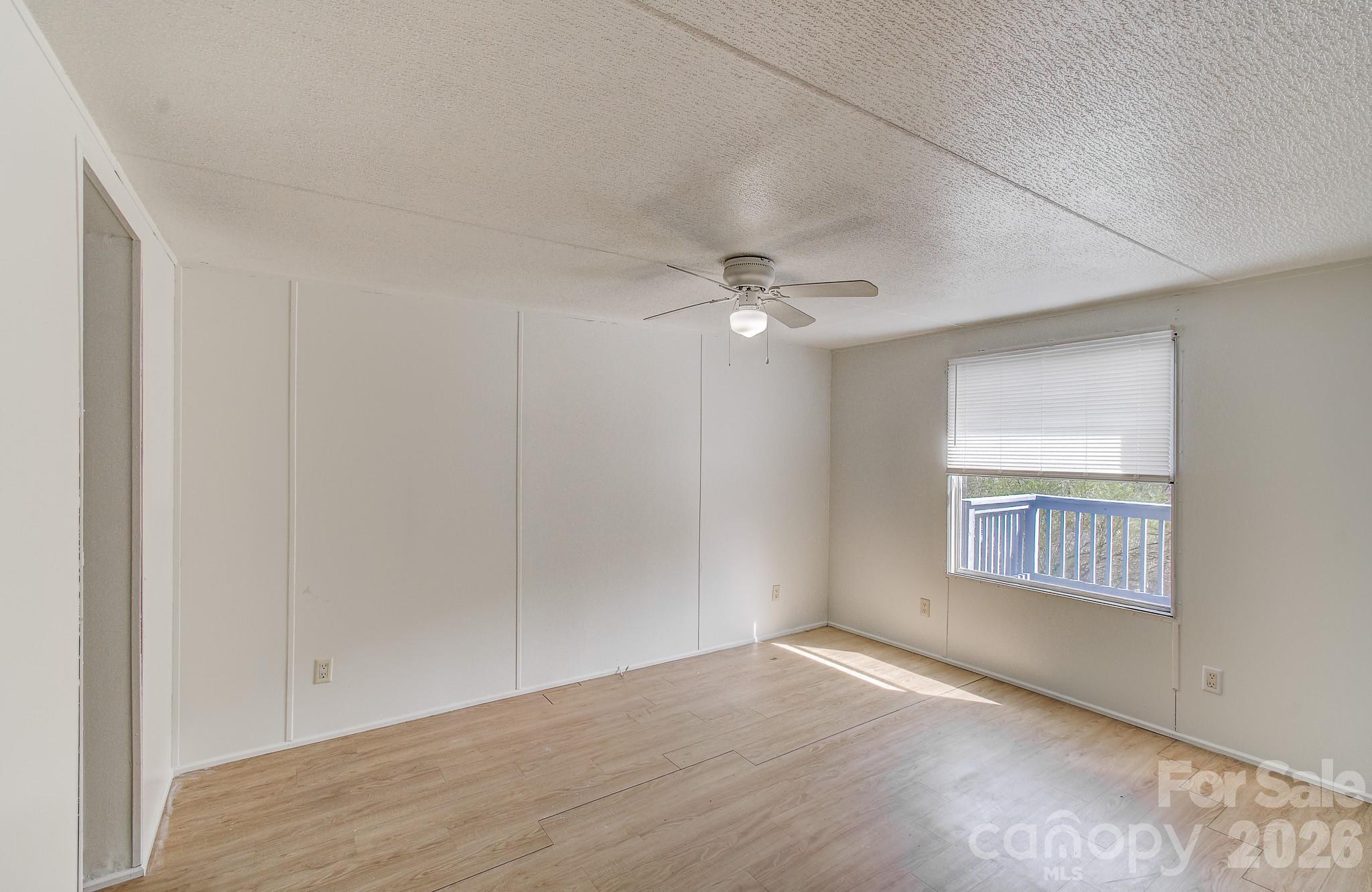 10 Lands End Drive — Candler