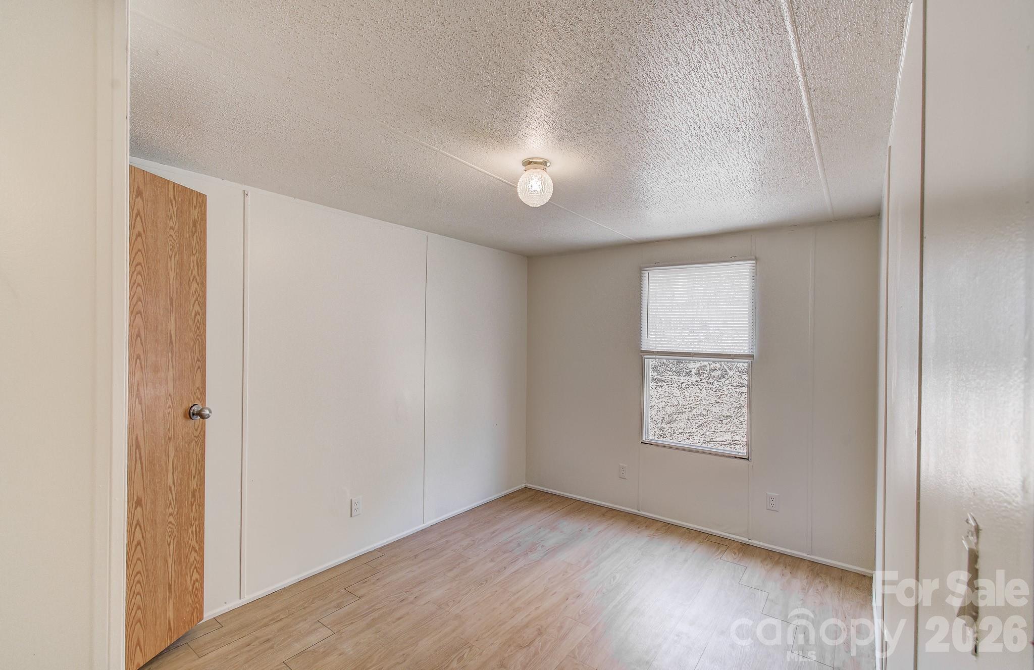 10 Lands End Drive — Candler