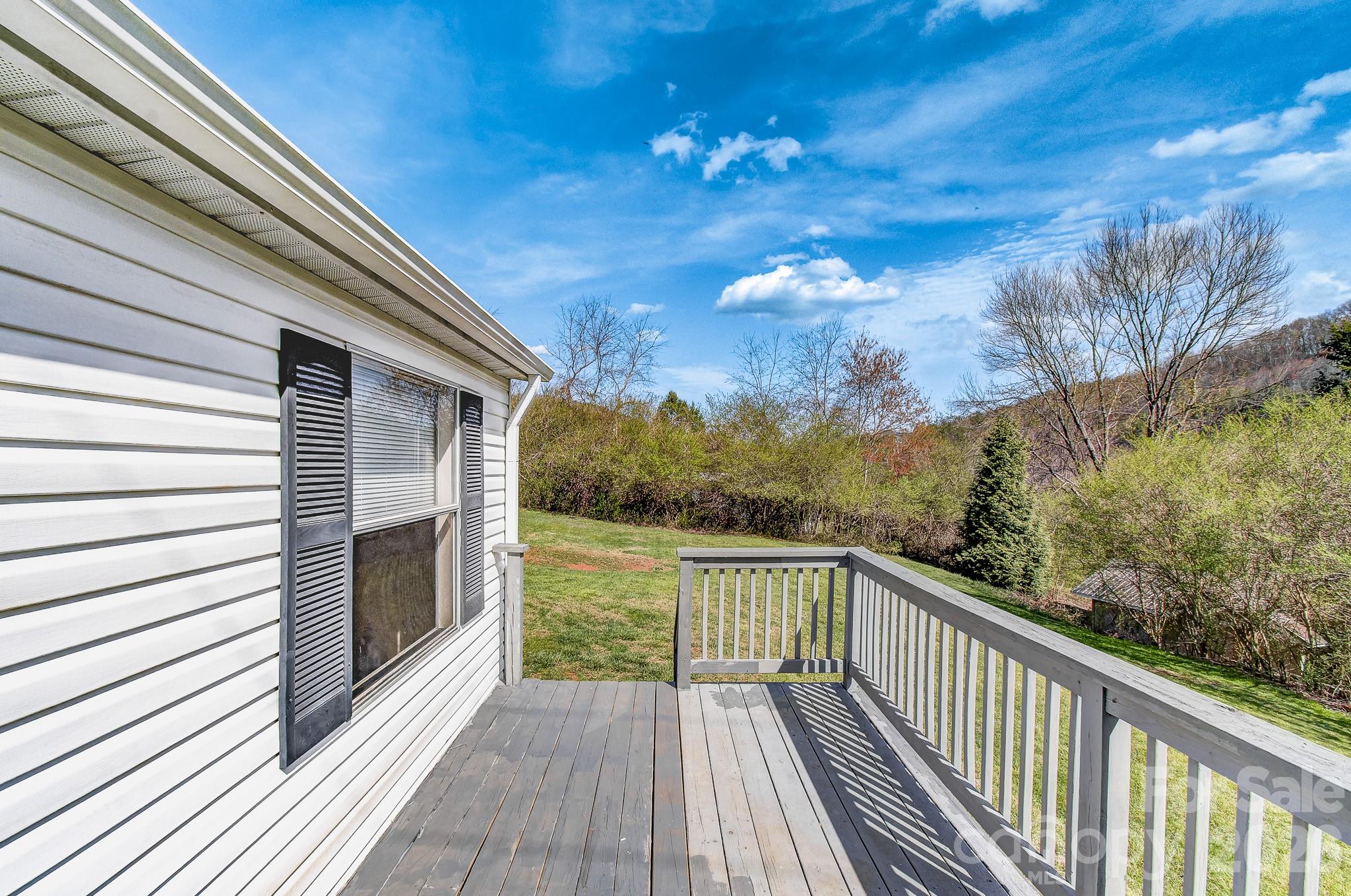 10 Lands End Drive — Candler
