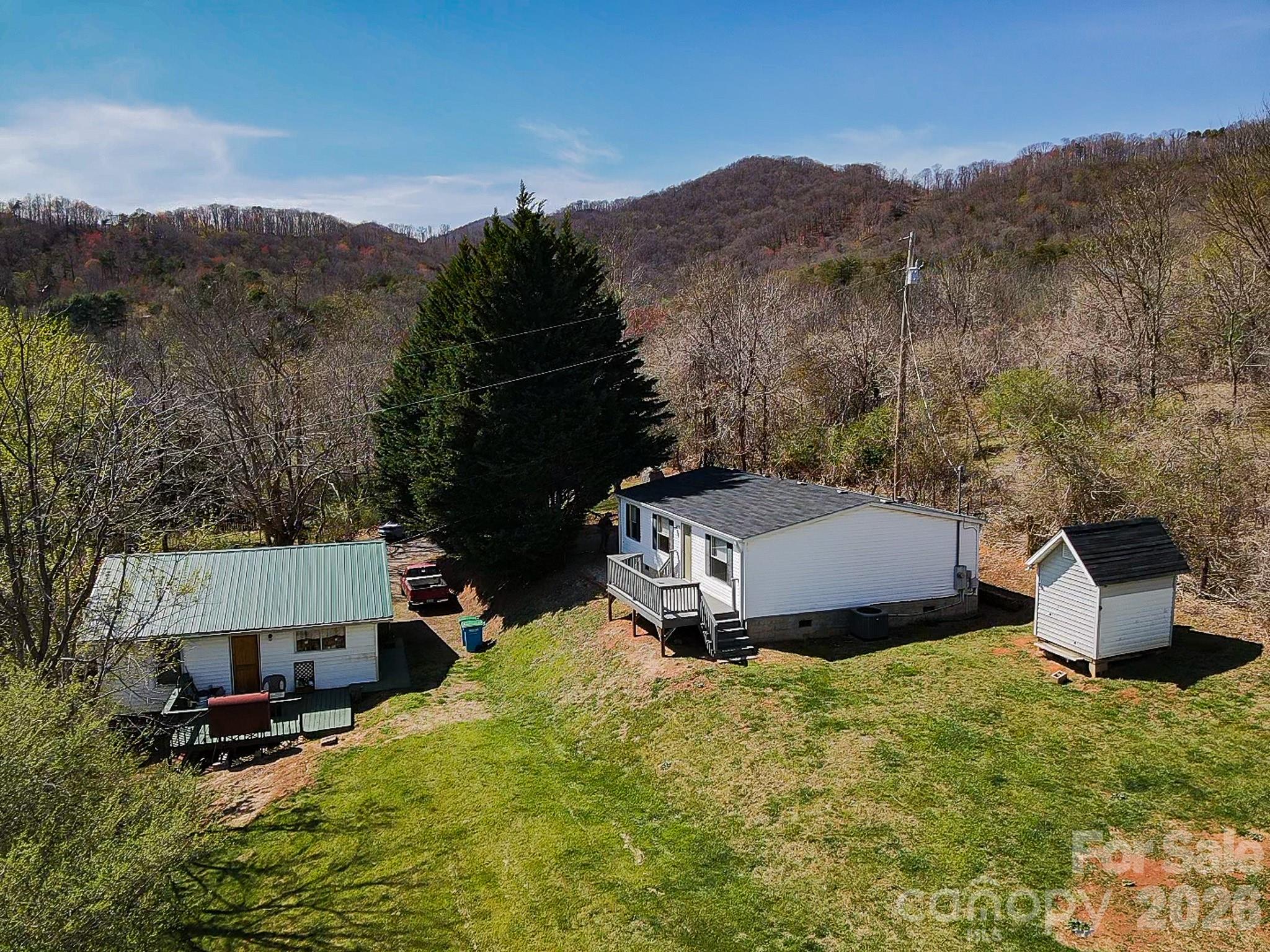 10 Lands End Drive — Candler