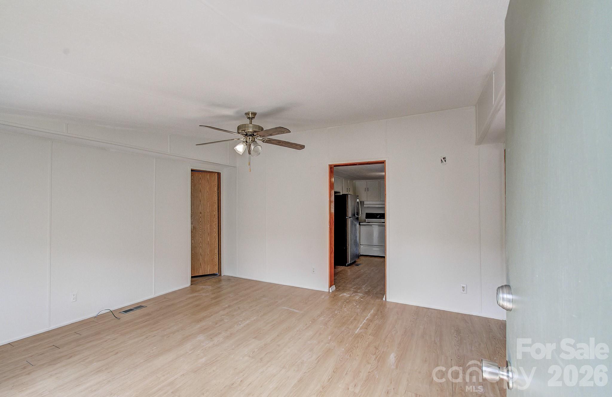 10 Lands End Drive — Candler