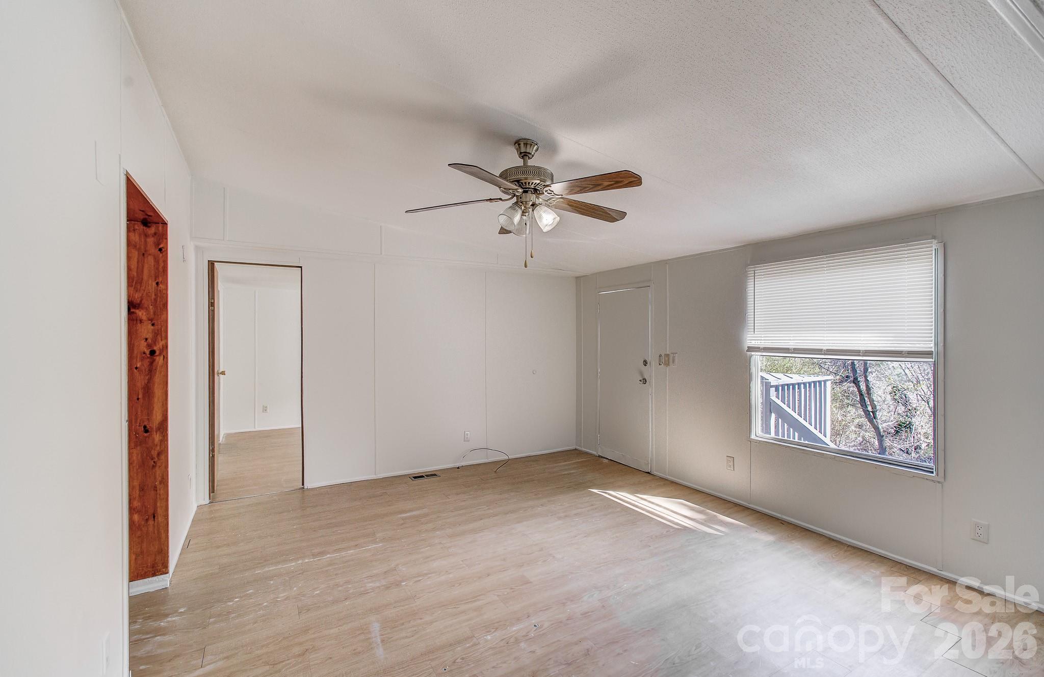 10 Lands End Drive — Candler