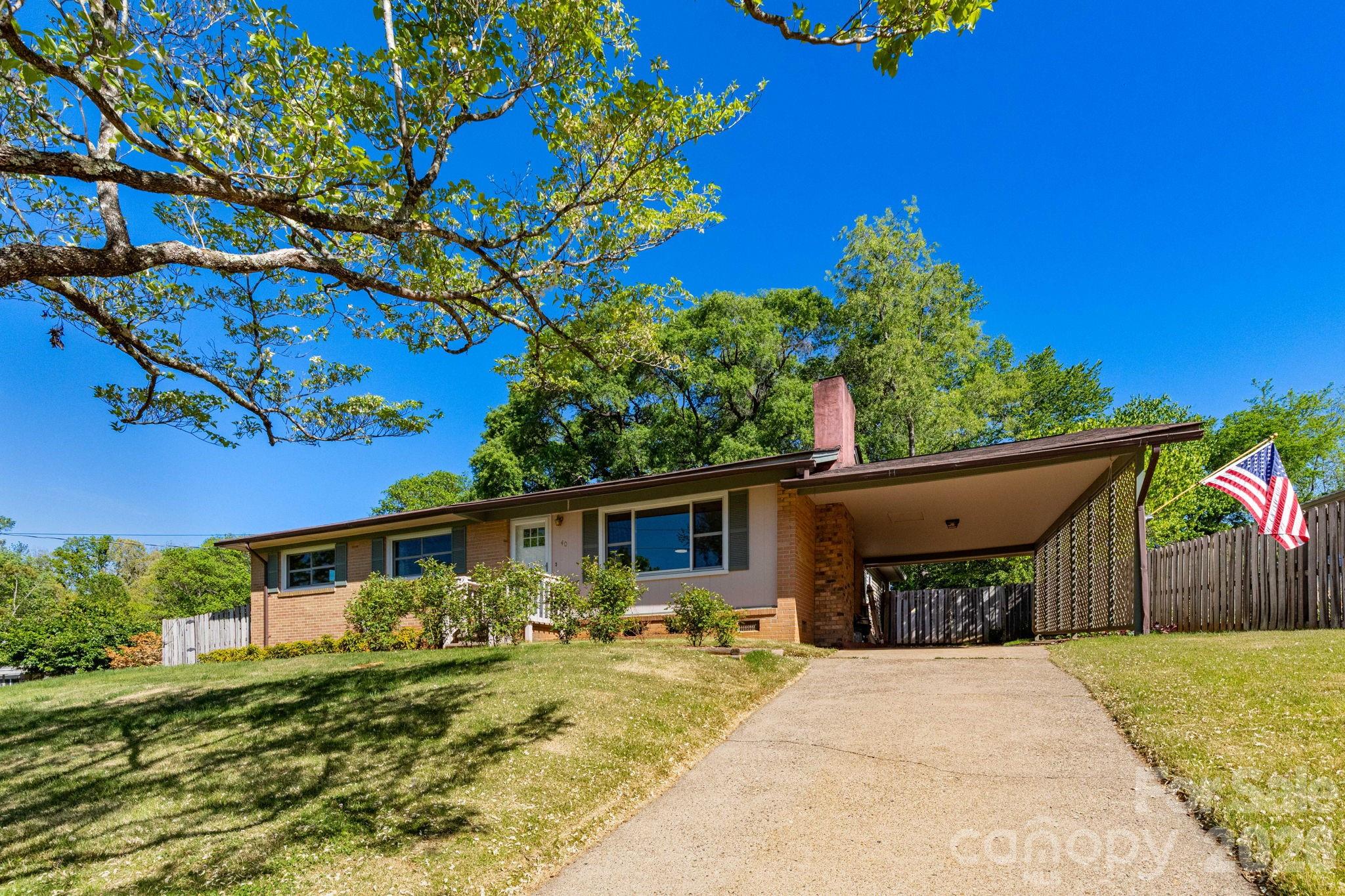 40 Wagon Road — Asheville