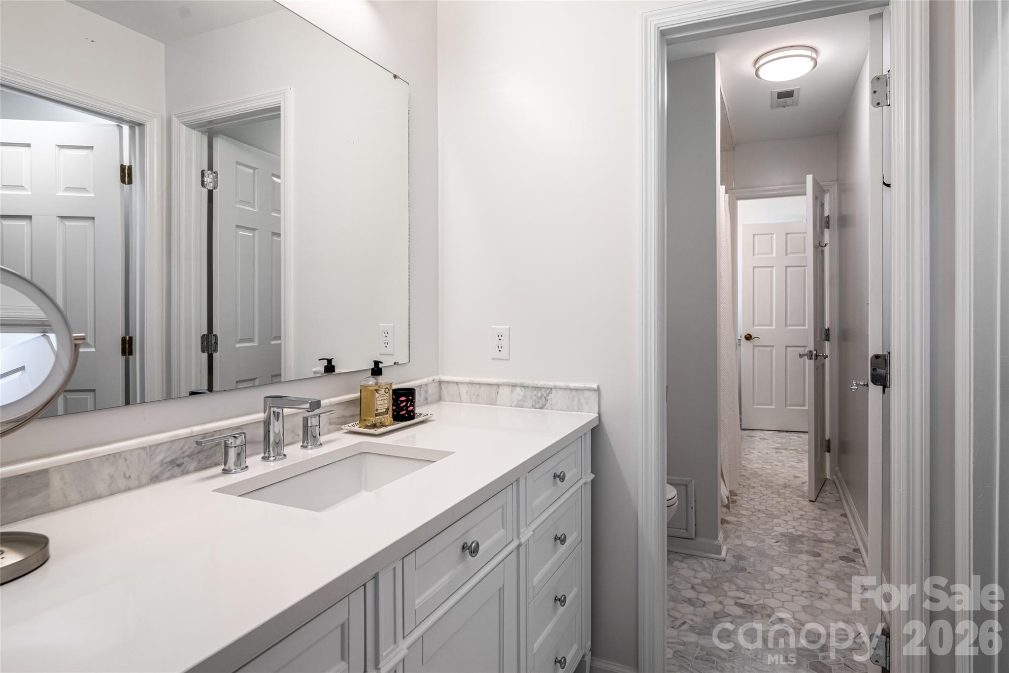 38 Pine Acre Boulevard — Asheville