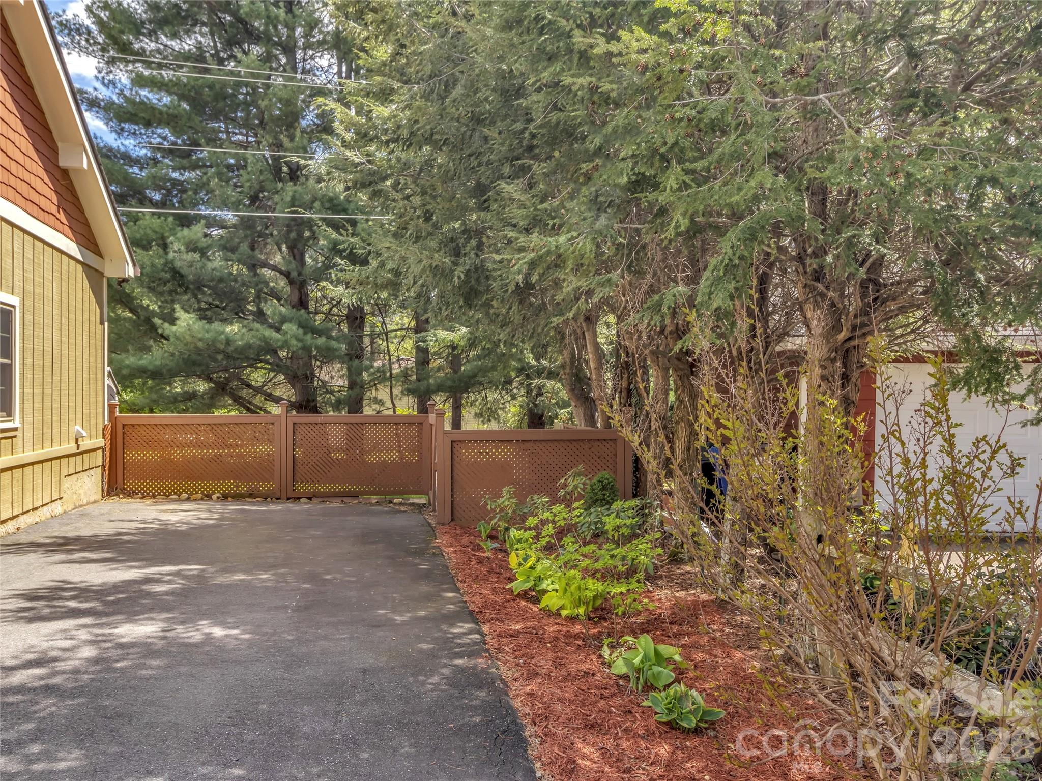 96 Garden Court — Maggie Valley