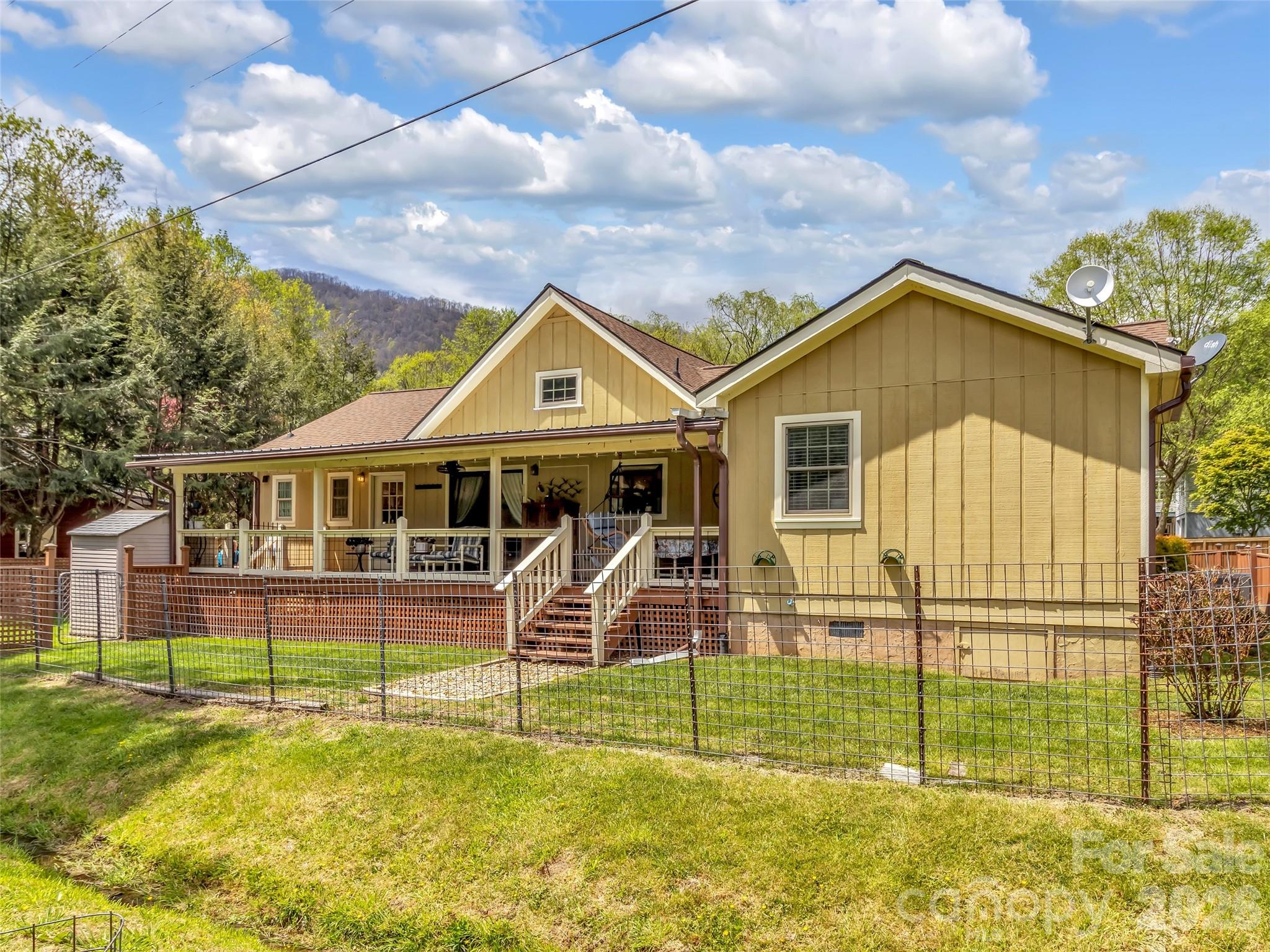 96 Garden Court — Maggie Valley