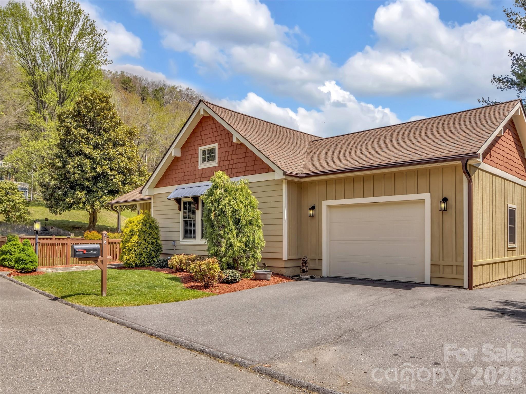 96 Garden Court — Maggie Valley