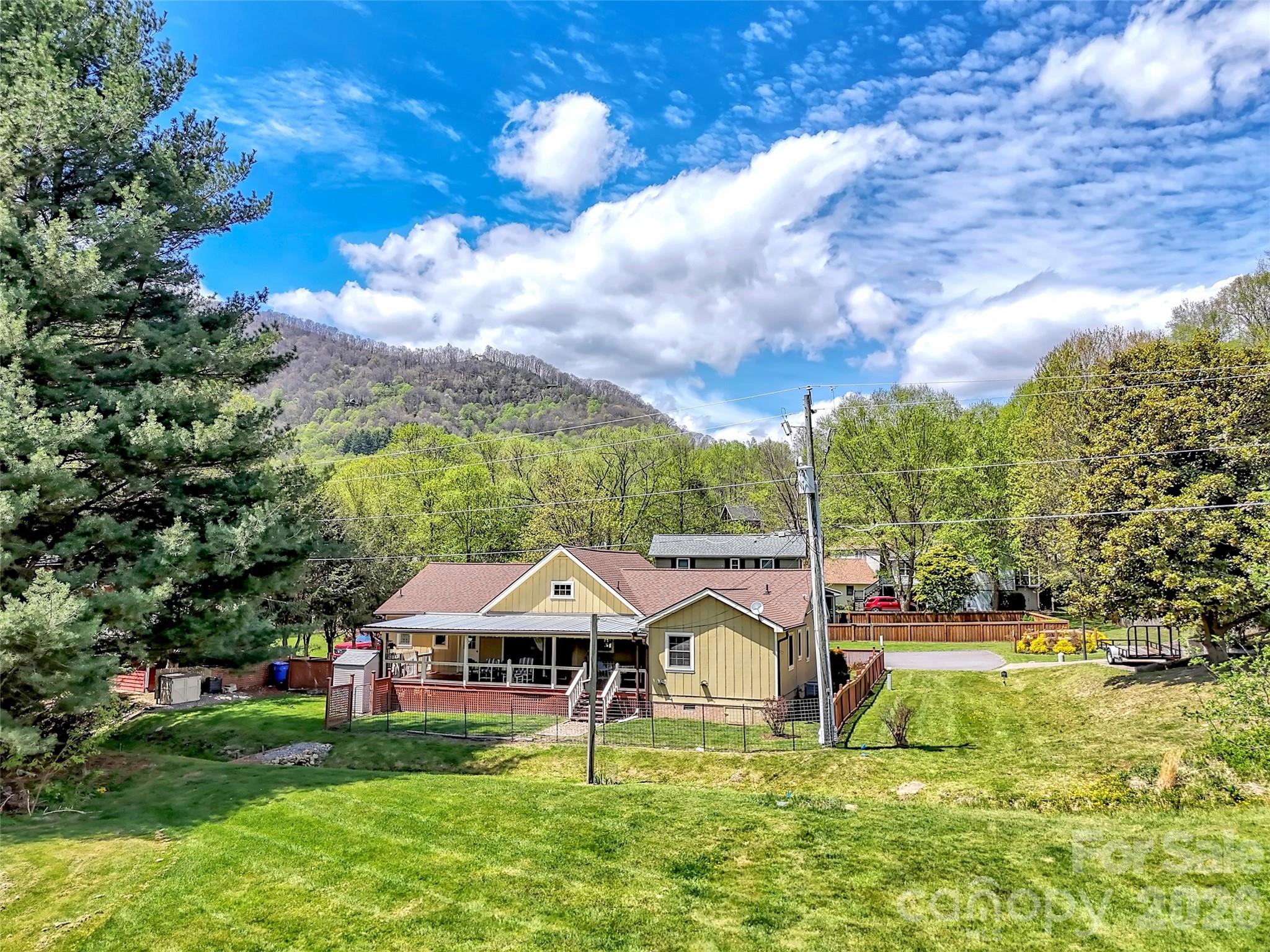 96 Garden Court — Maggie Valley