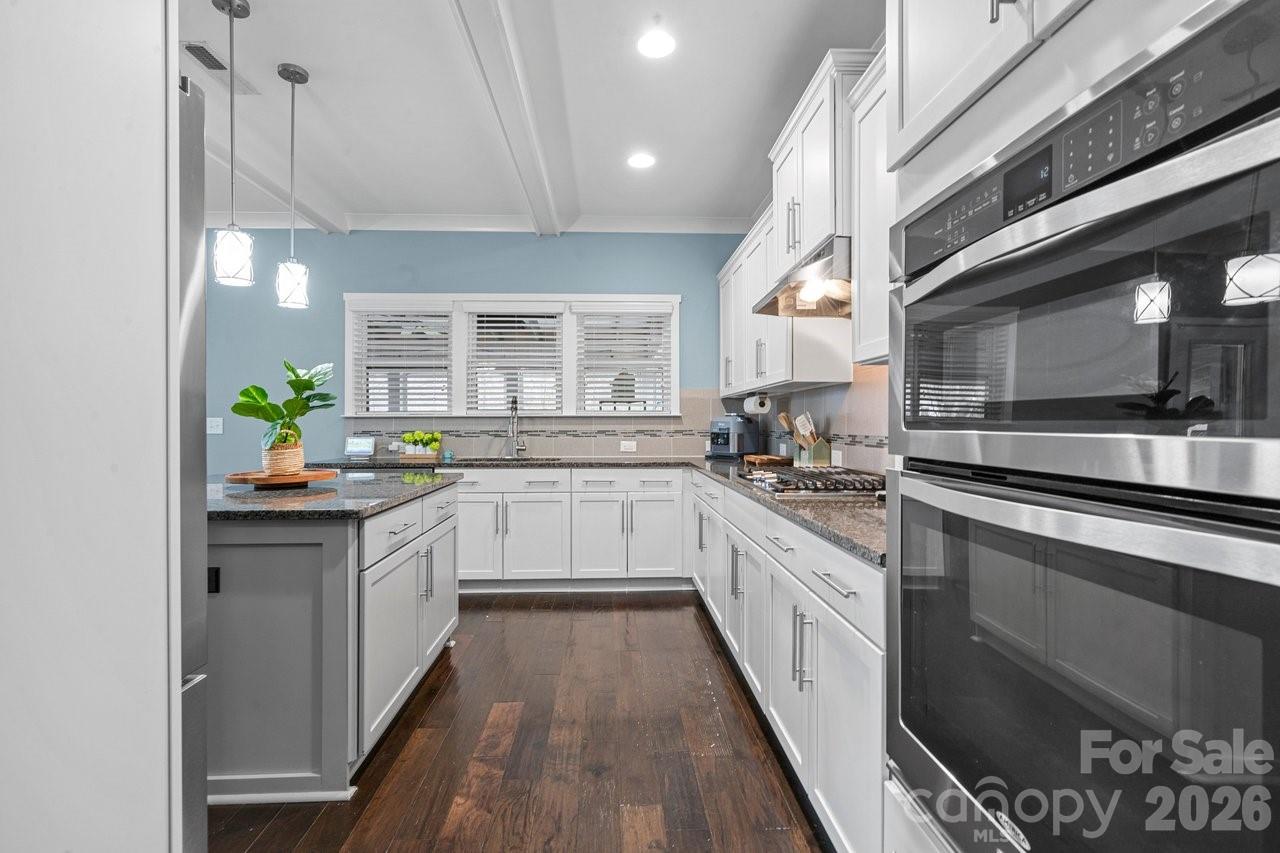 1007 Pine Bark Place — Matthews