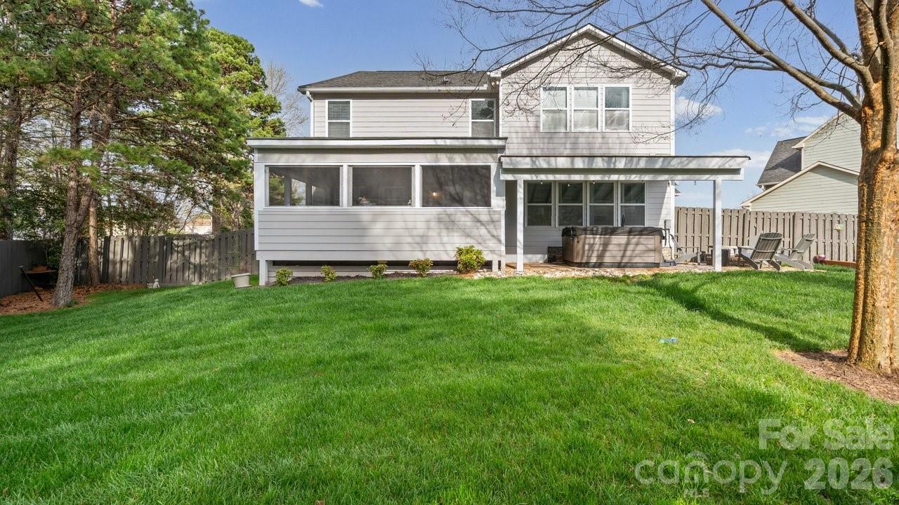 1007 Pine Bark Place — Matthews