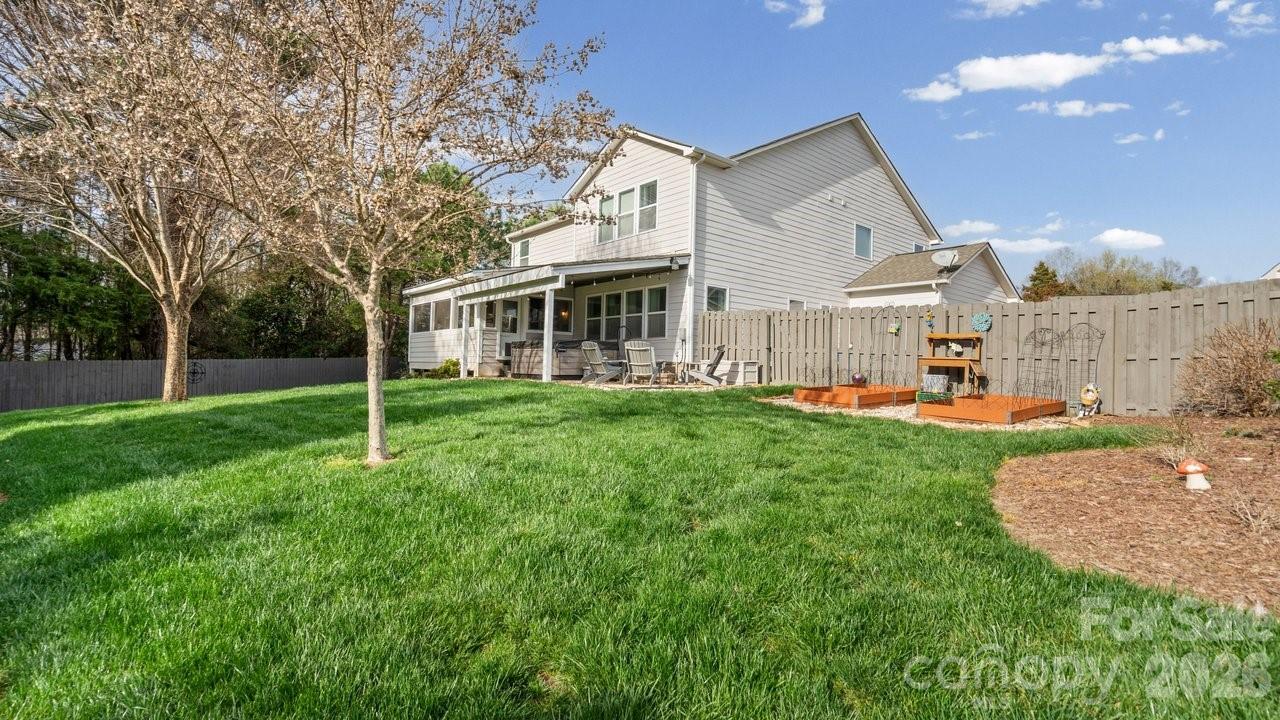 1007 Pine Bark Place — Matthews