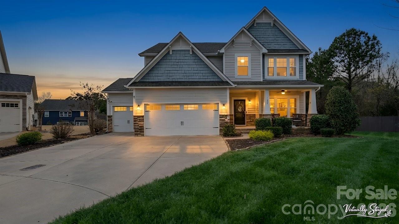 1007 Pine Bark Place — Matthews