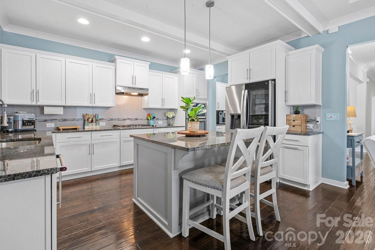 1007 Pine Bark Place — Matthews