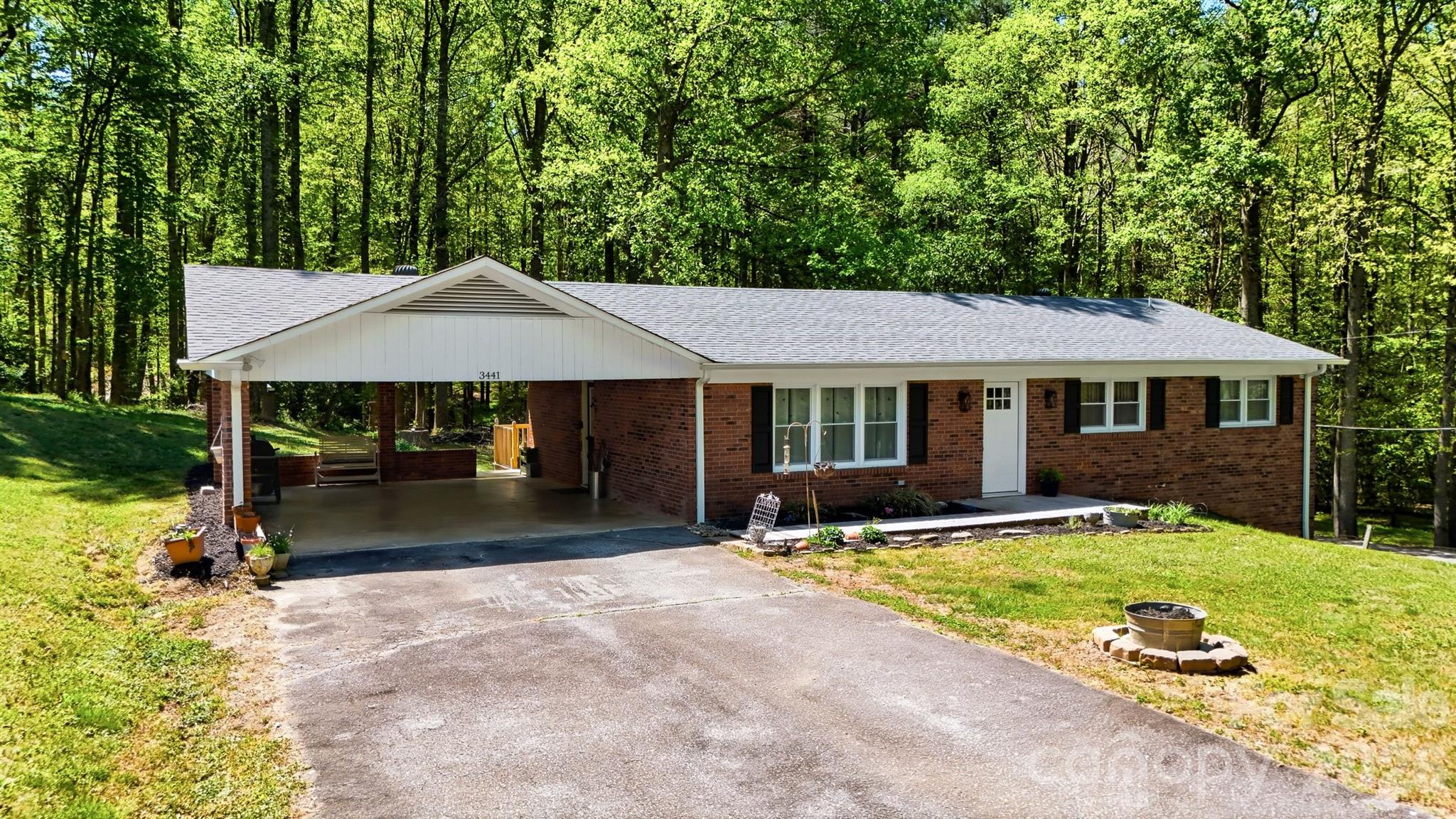 3441 Spencer Heights Place — Lenoir