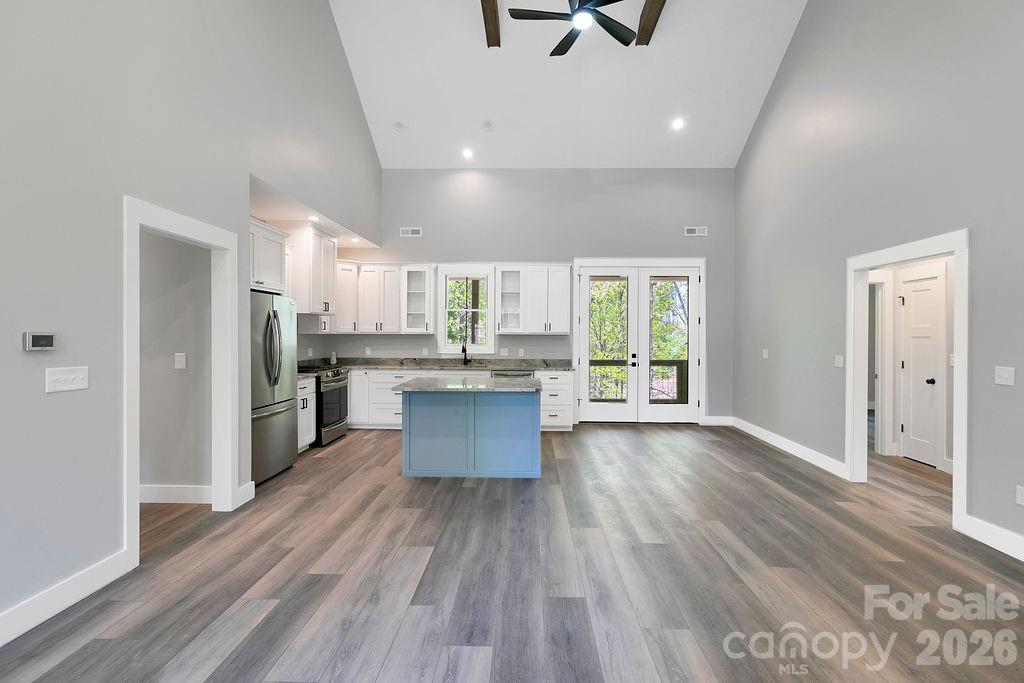 404 High Ridge Drive — Mills River
