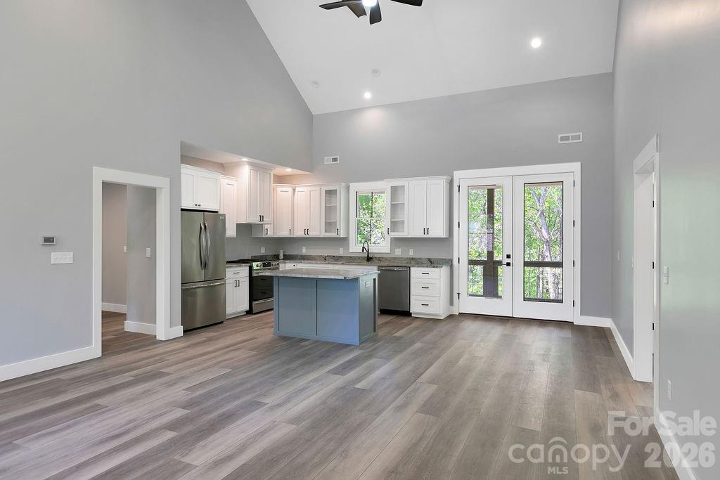 404 High Ridge Drive — Mills River