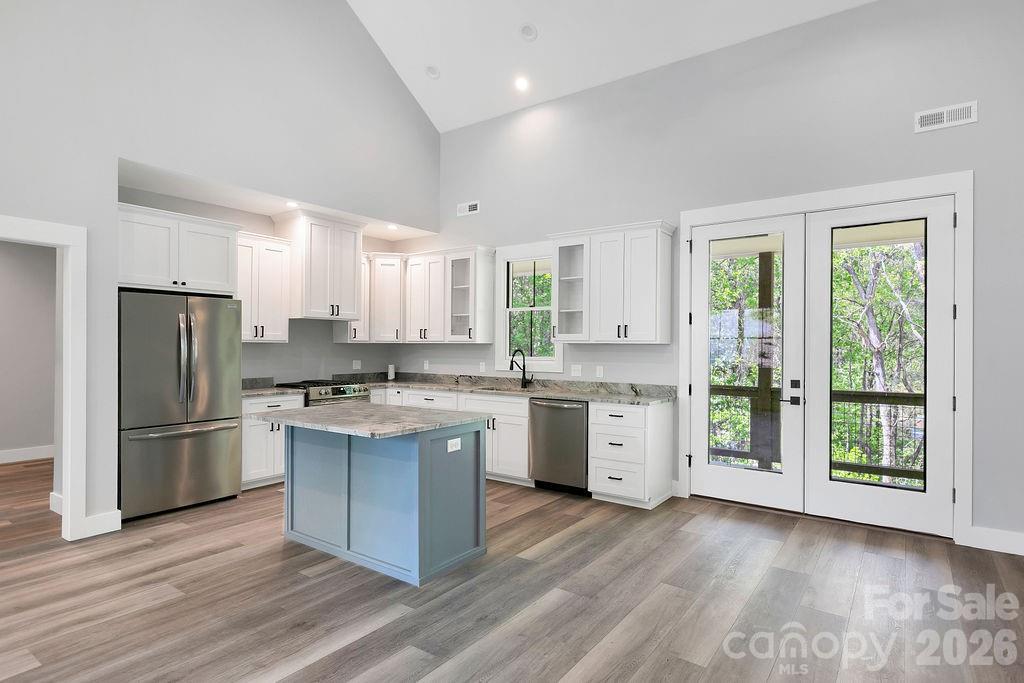 404 High Ridge Drive — Mills River