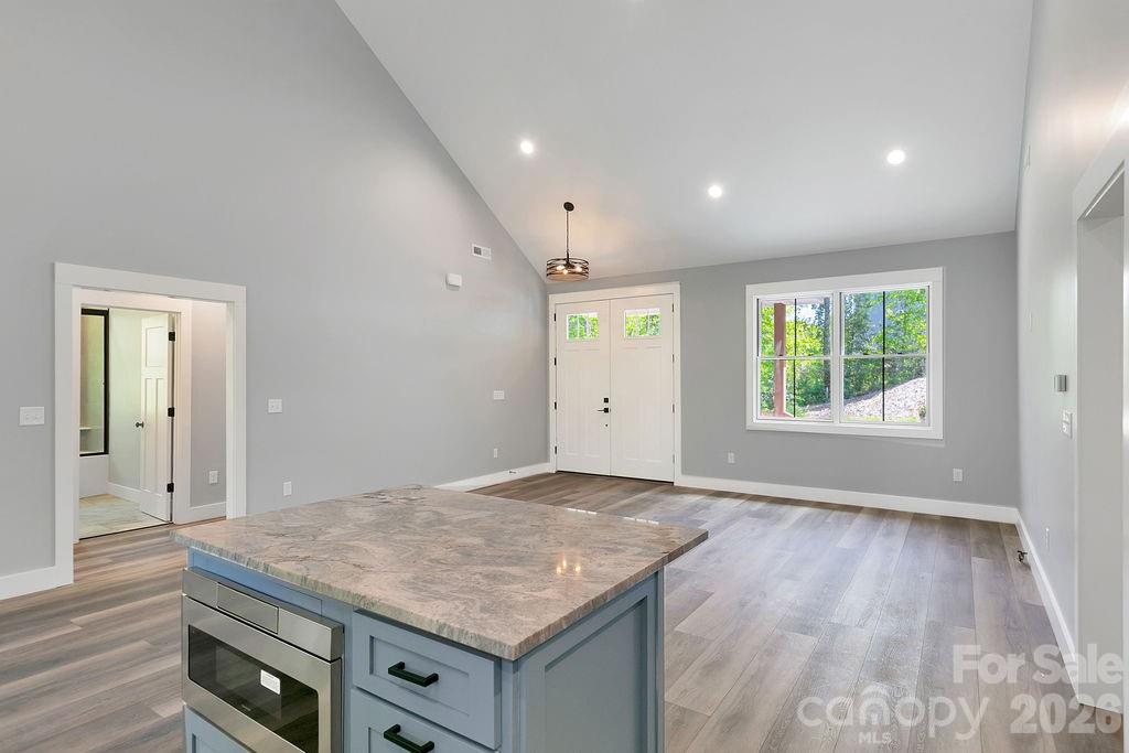 404 High Ridge Drive — Mills River