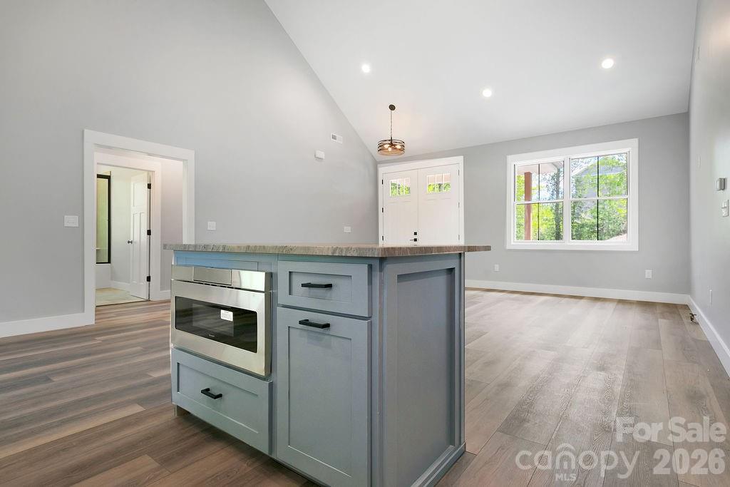 404 High Ridge Drive — Mills River