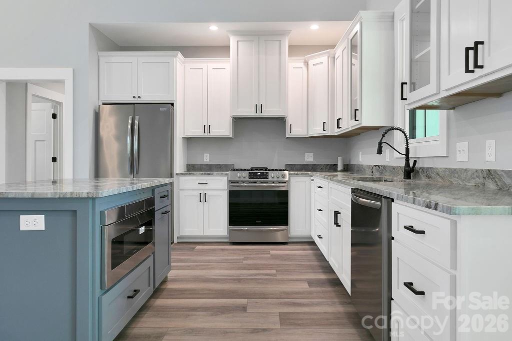 404 High Ridge Drive — Mills River