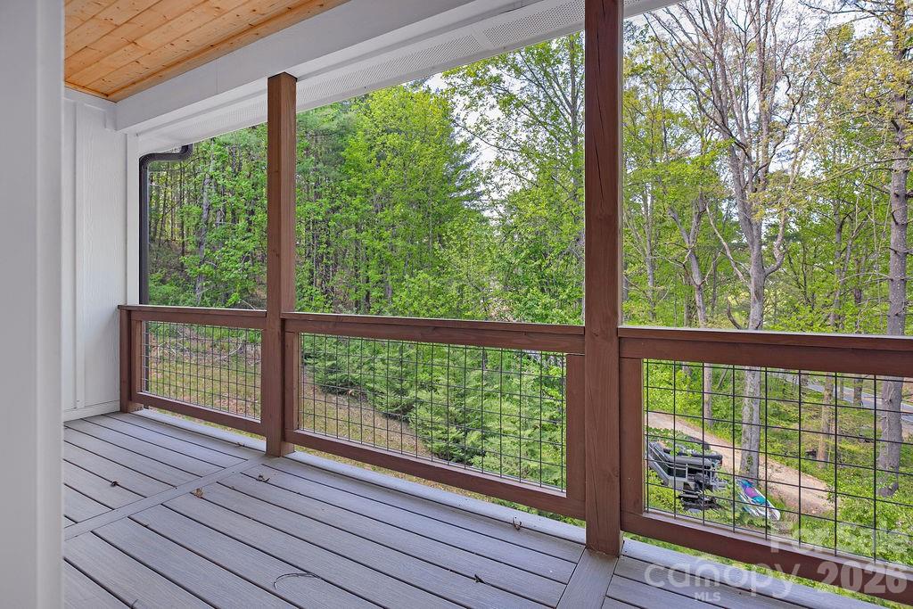 404 High Ridge Drive — Mills River