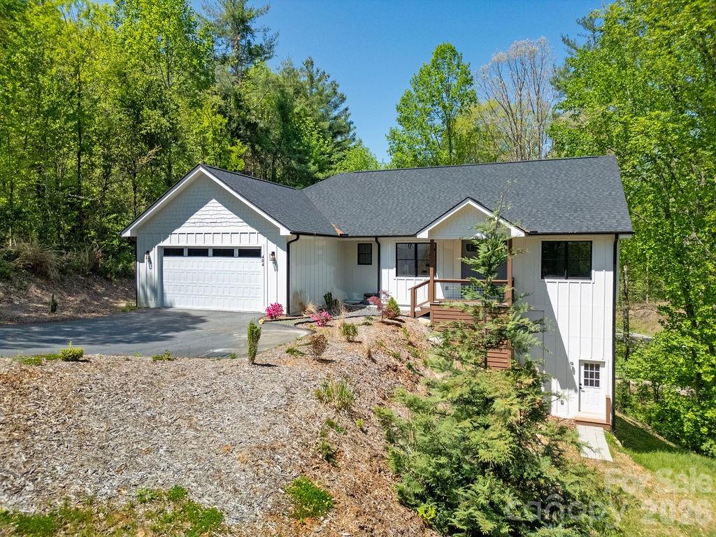 404 High Ridge Drive — Mills River