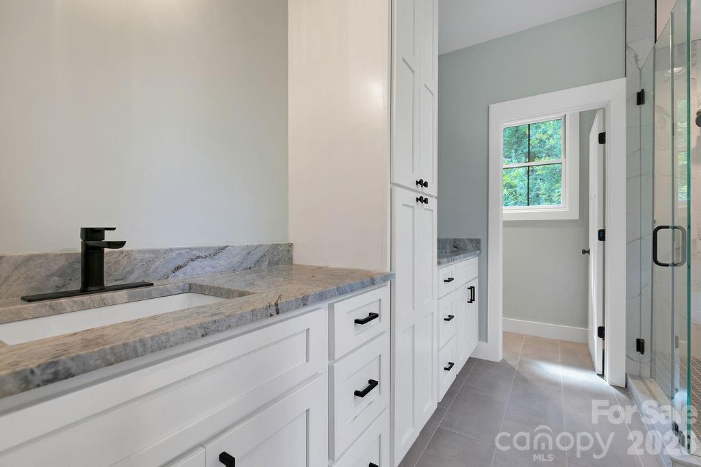 404 High Ridge Drive — Mills River