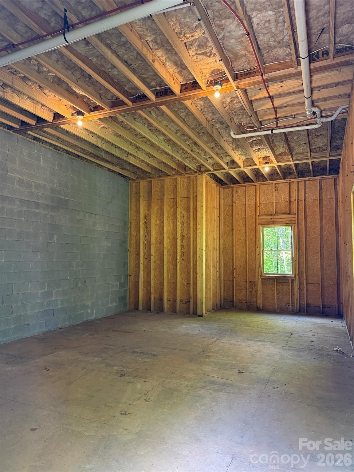 404 High Ridge Drive — Mills River