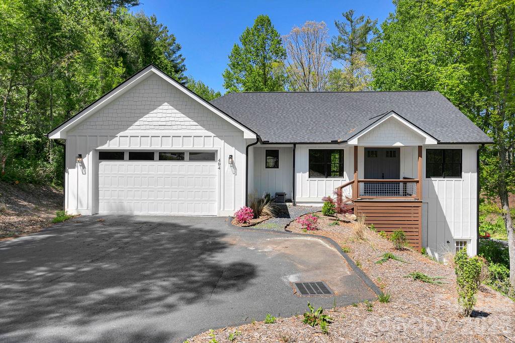 404 High Ridge Drive — Mills River