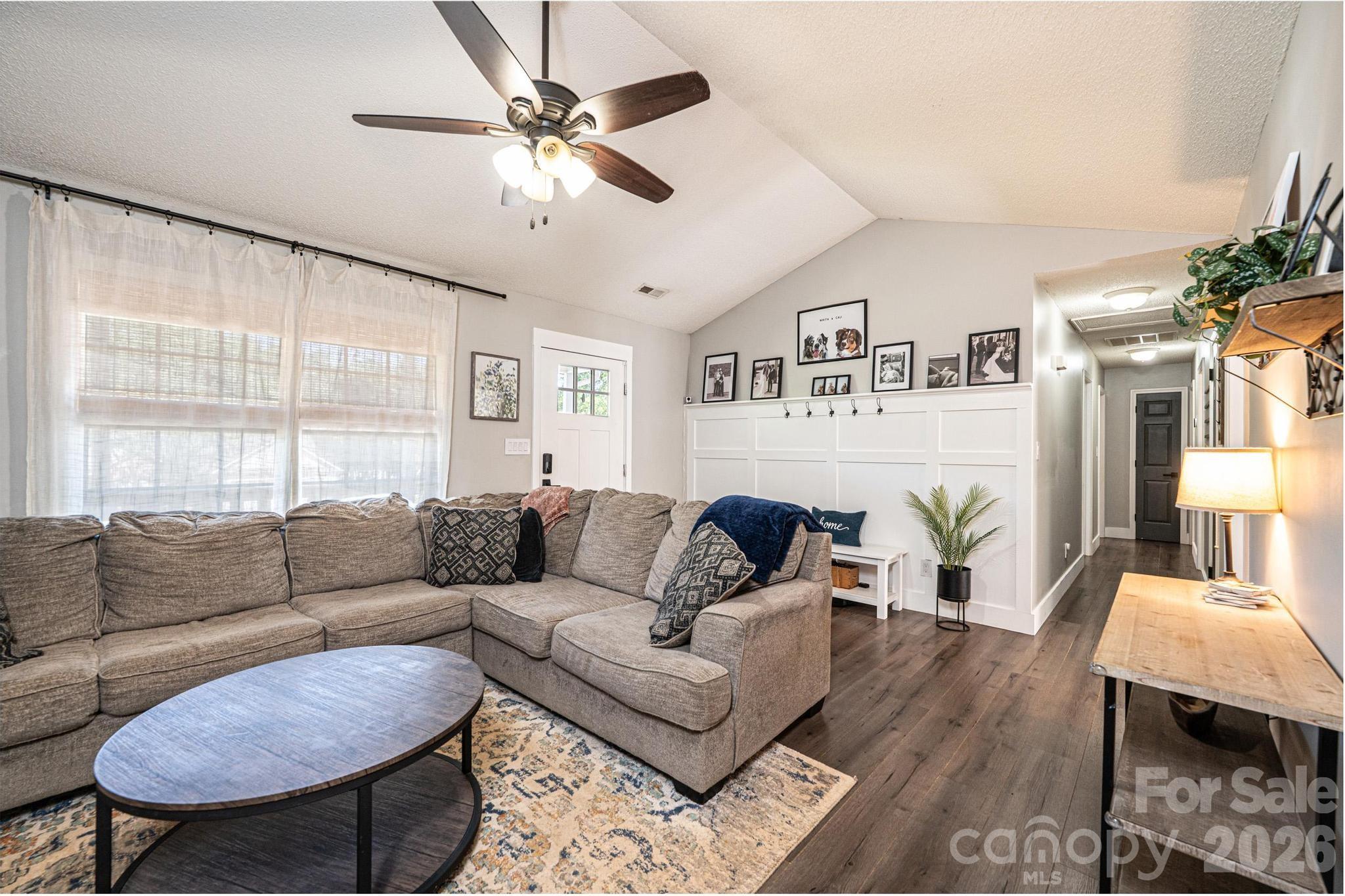 1896 Bakers Glade Lane — Hickory