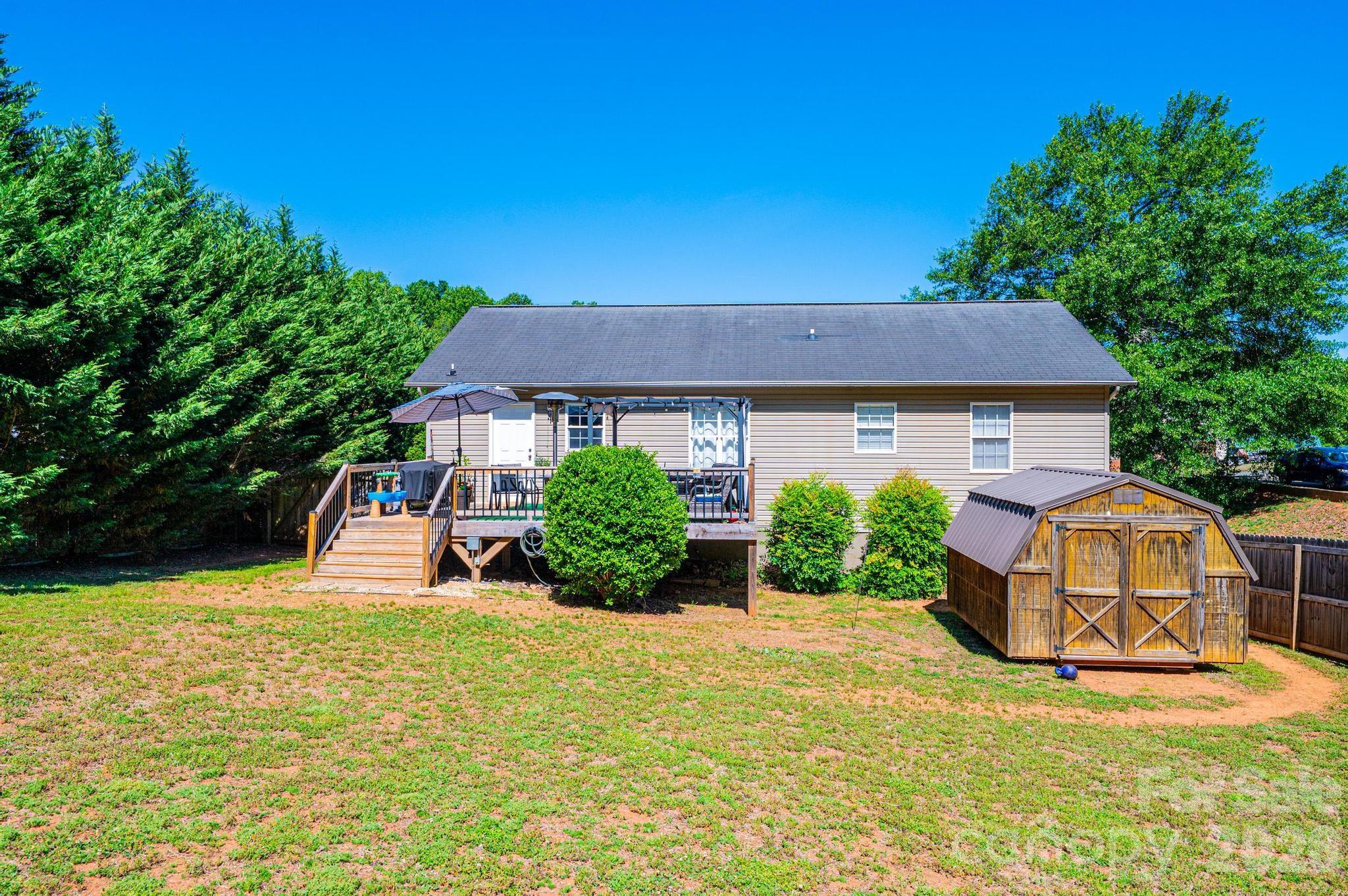 1896 Bakers Glade Lane — Hickory