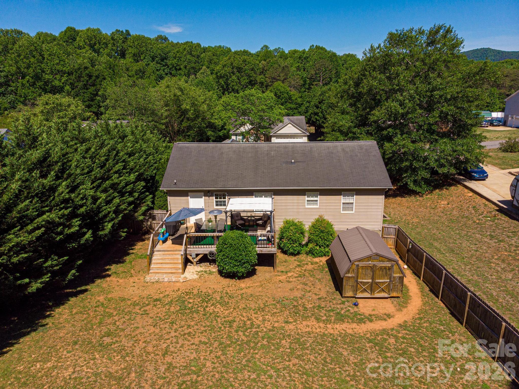 1896 Bakers Glade Lane — Hickory