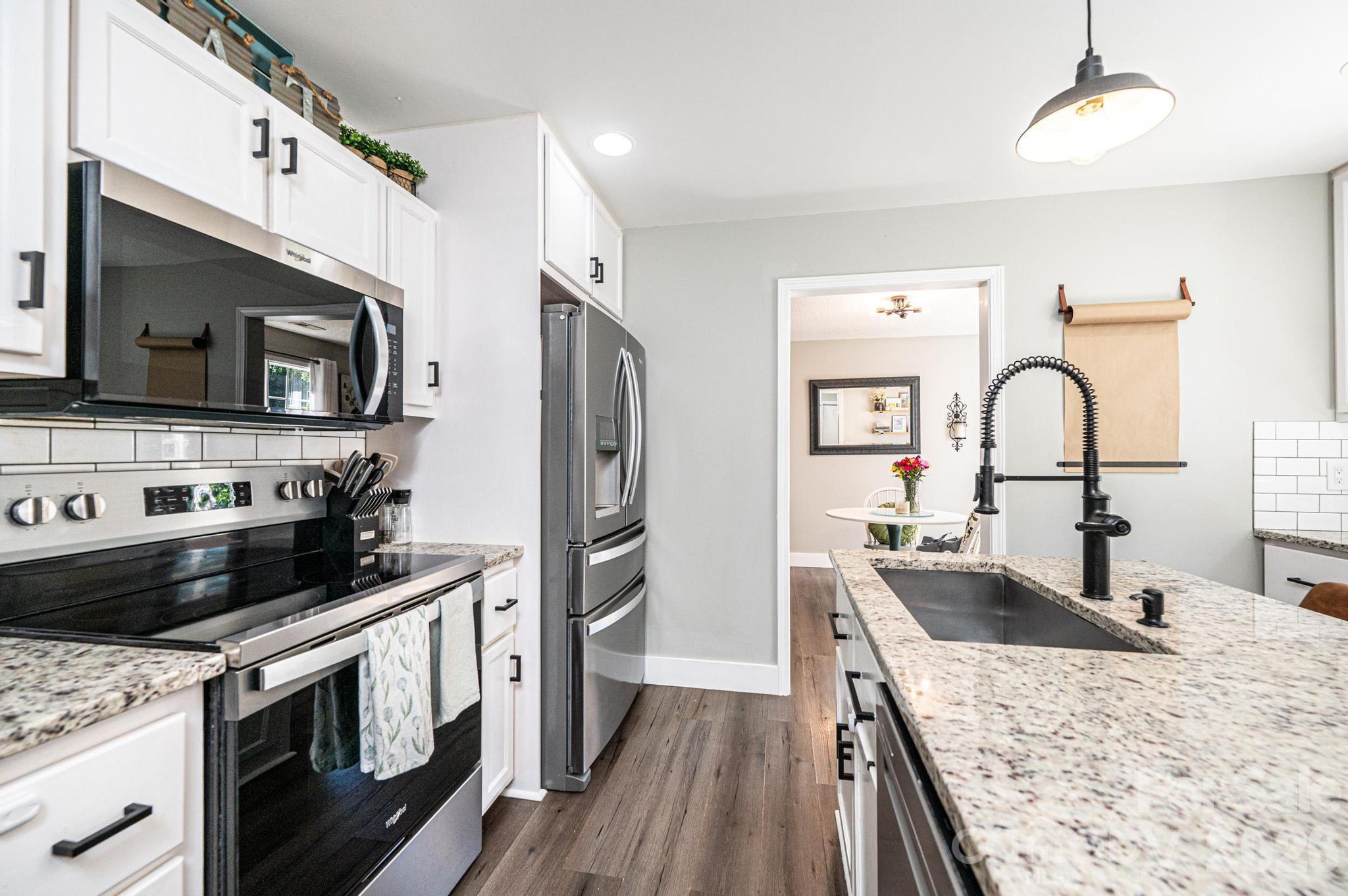 1896 Bakers Glade Lane — Hickory