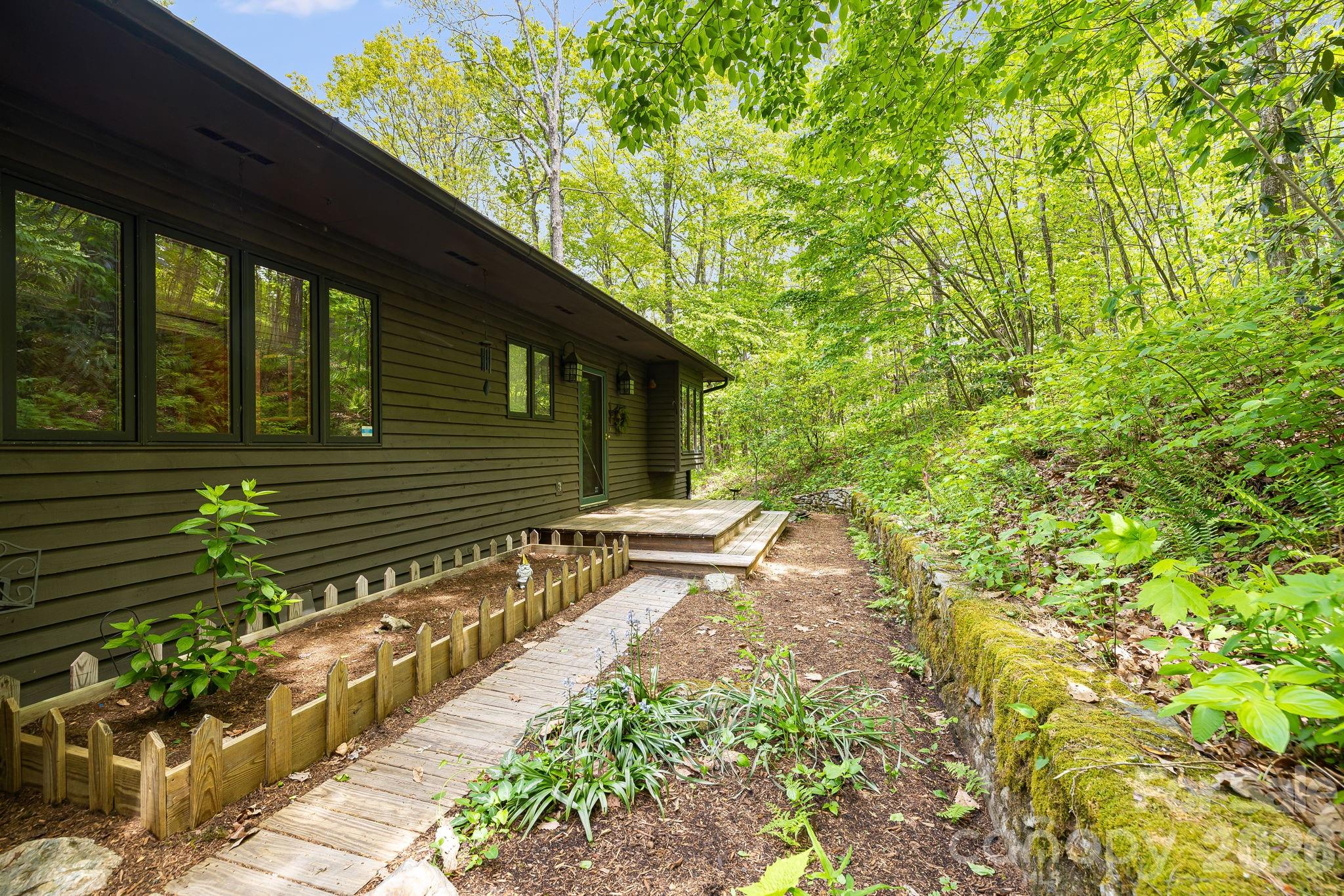 24 Smokey Road — Asheville