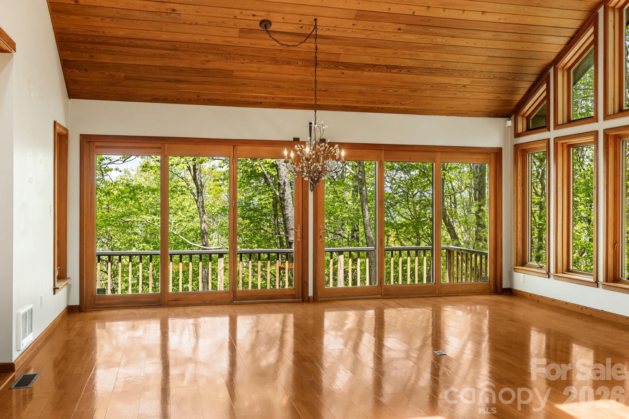 24 Smokey Road — Asheville