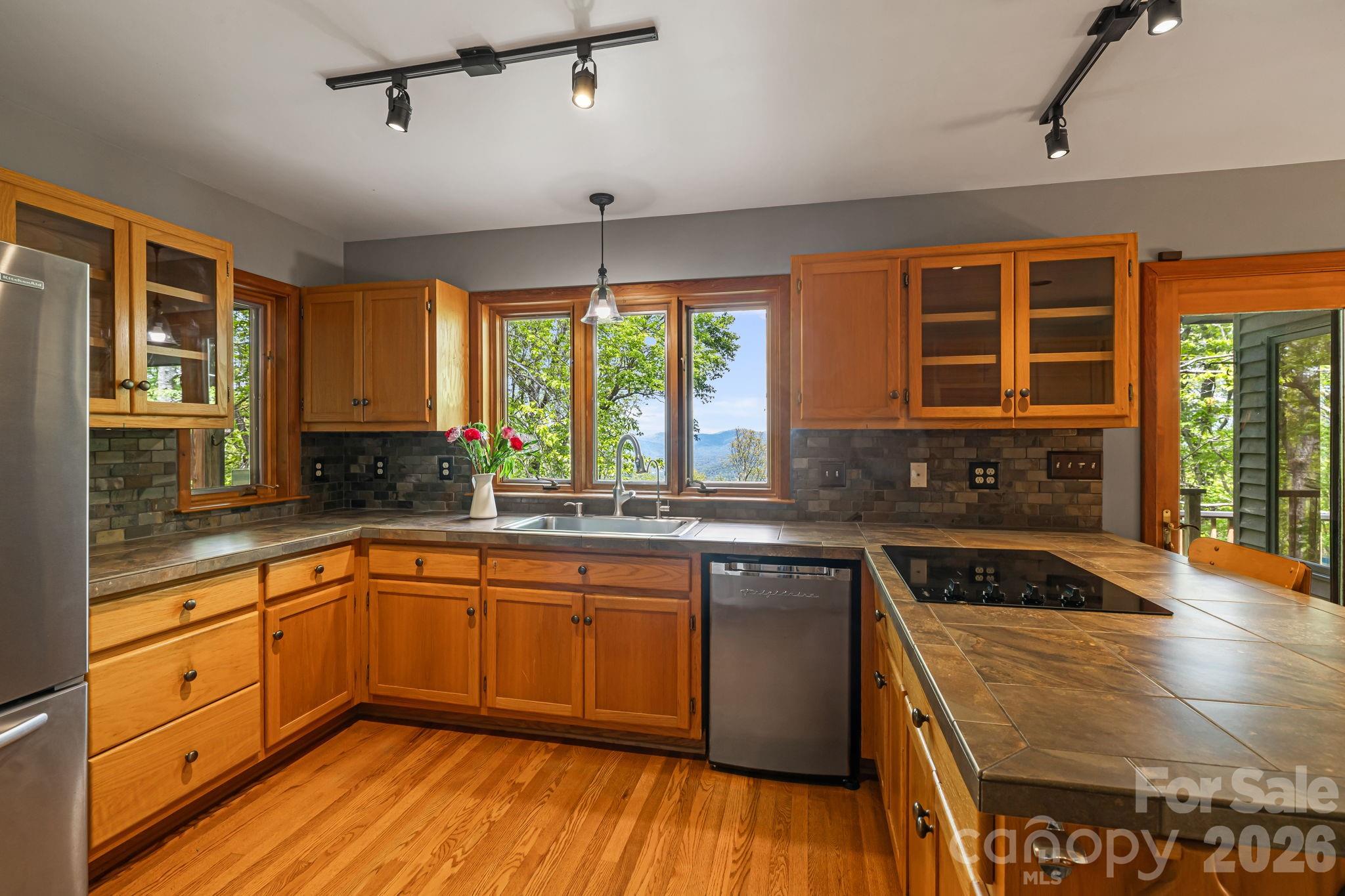 24 Smokey Road — Asheville
