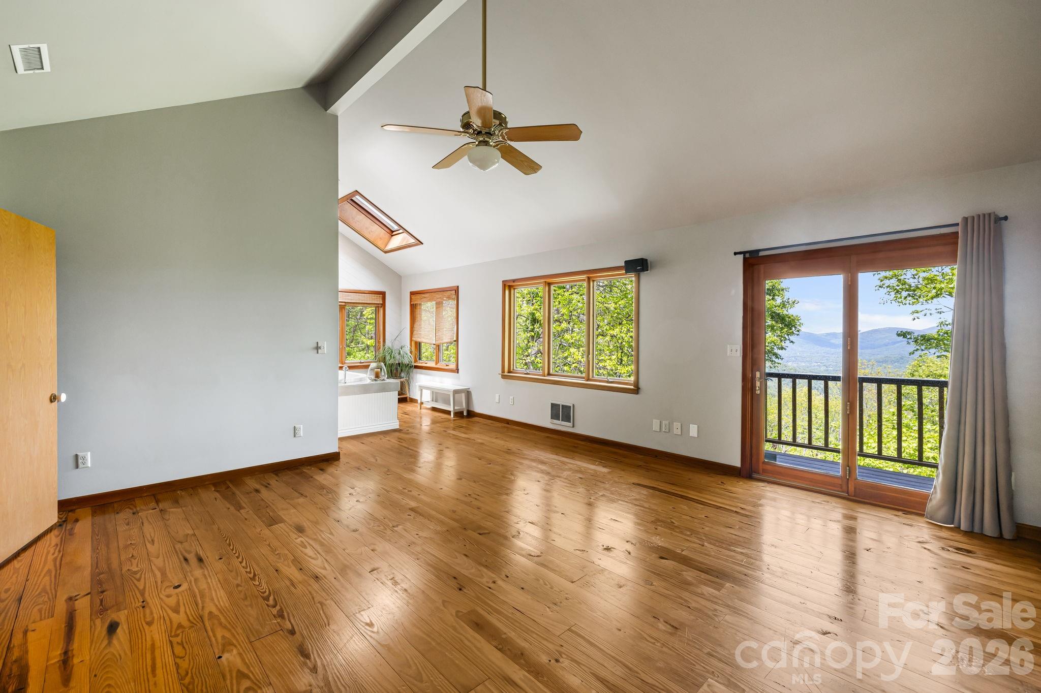24 Smokey Road — Asheville