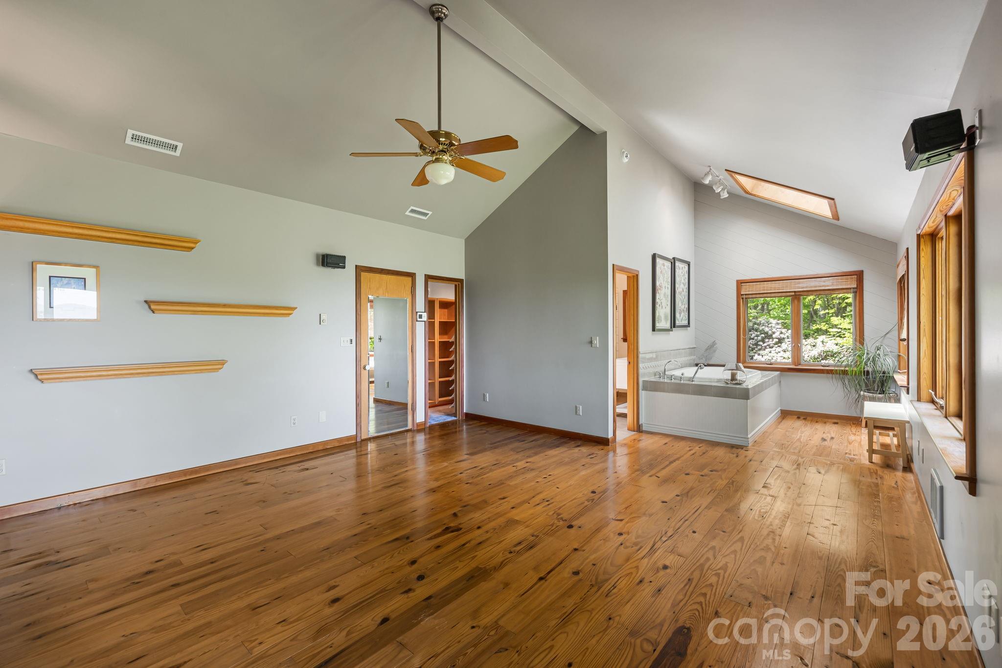 24 Smokey Road — Asheville