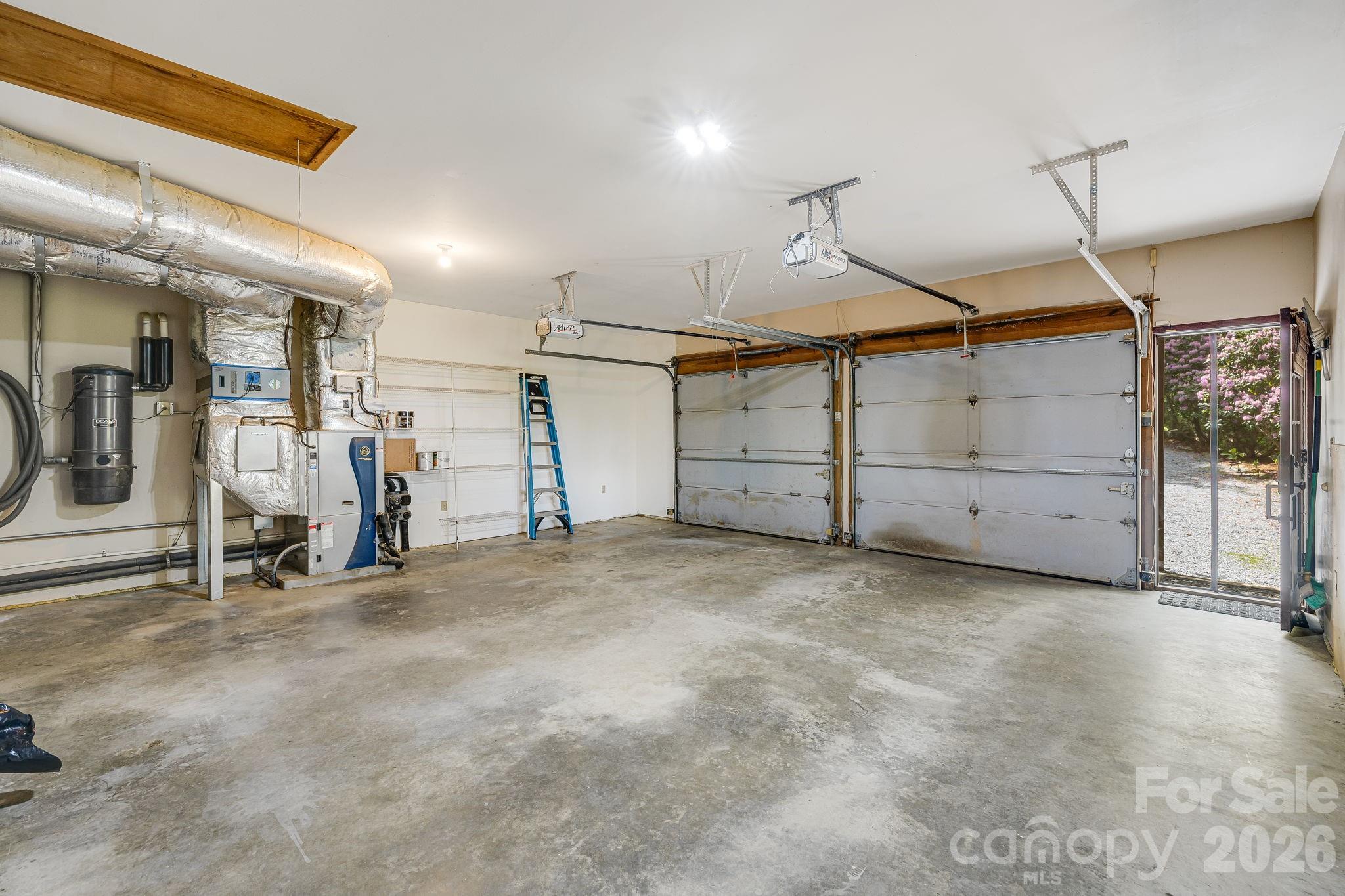 24 Smokey Road — Asheville