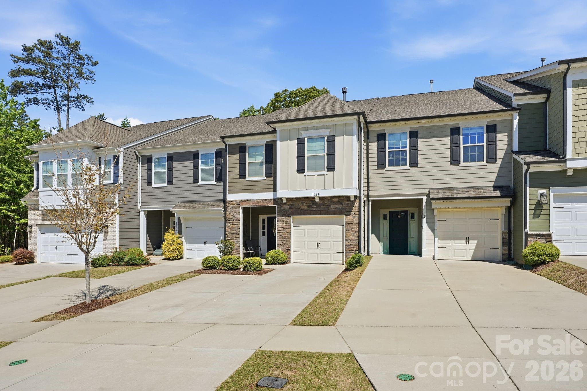 2038 Suttonview Road — Fort Mill
