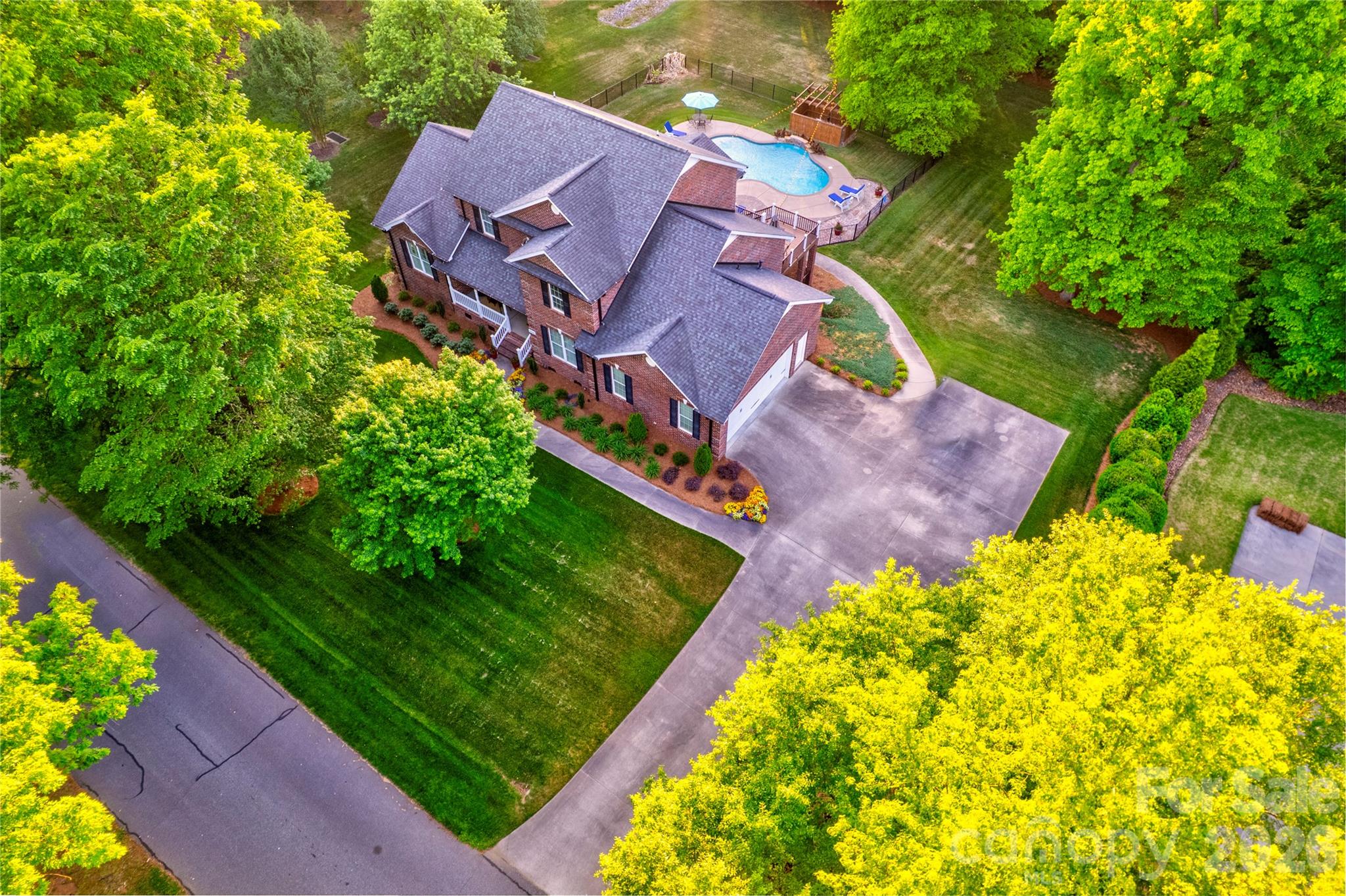 1390 Bennington Drive NW — Concord