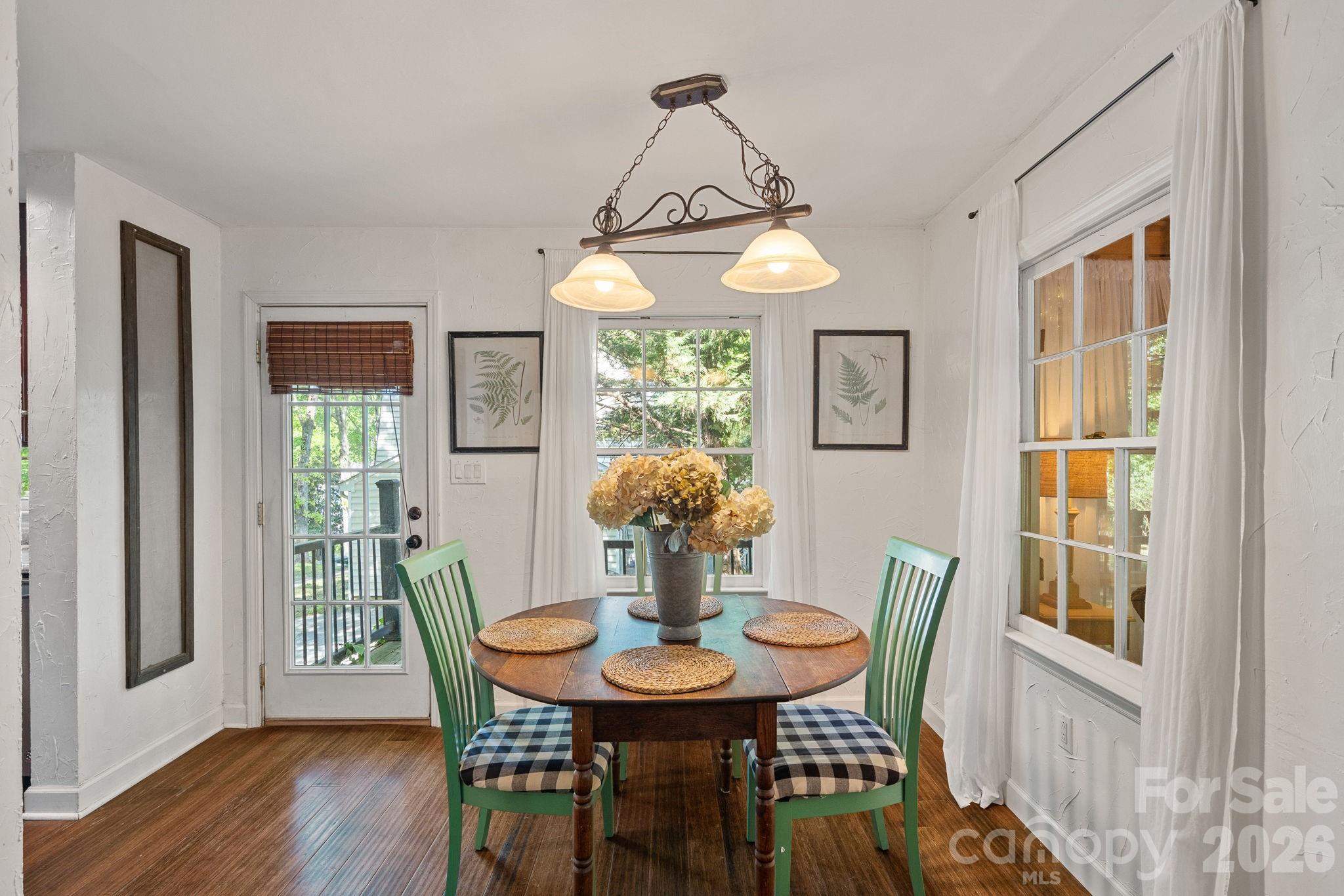 817 Bent Wood Court — Matthews