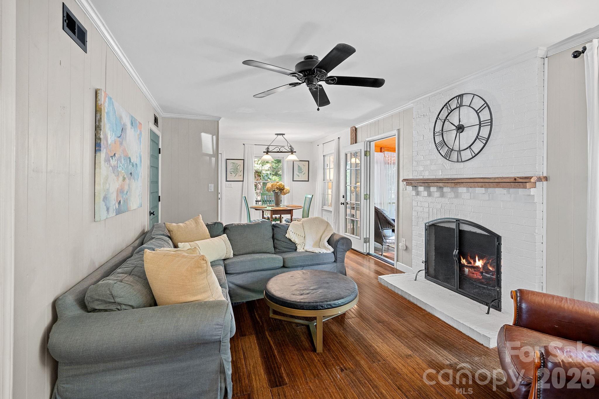 817 Bent Wood Court — Matthews