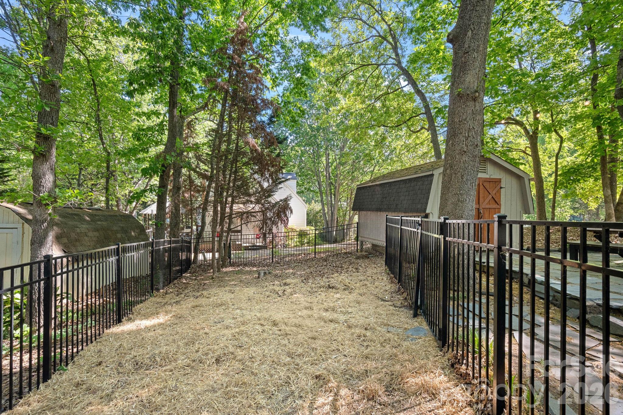 817 Bent Wood Court — Matthews