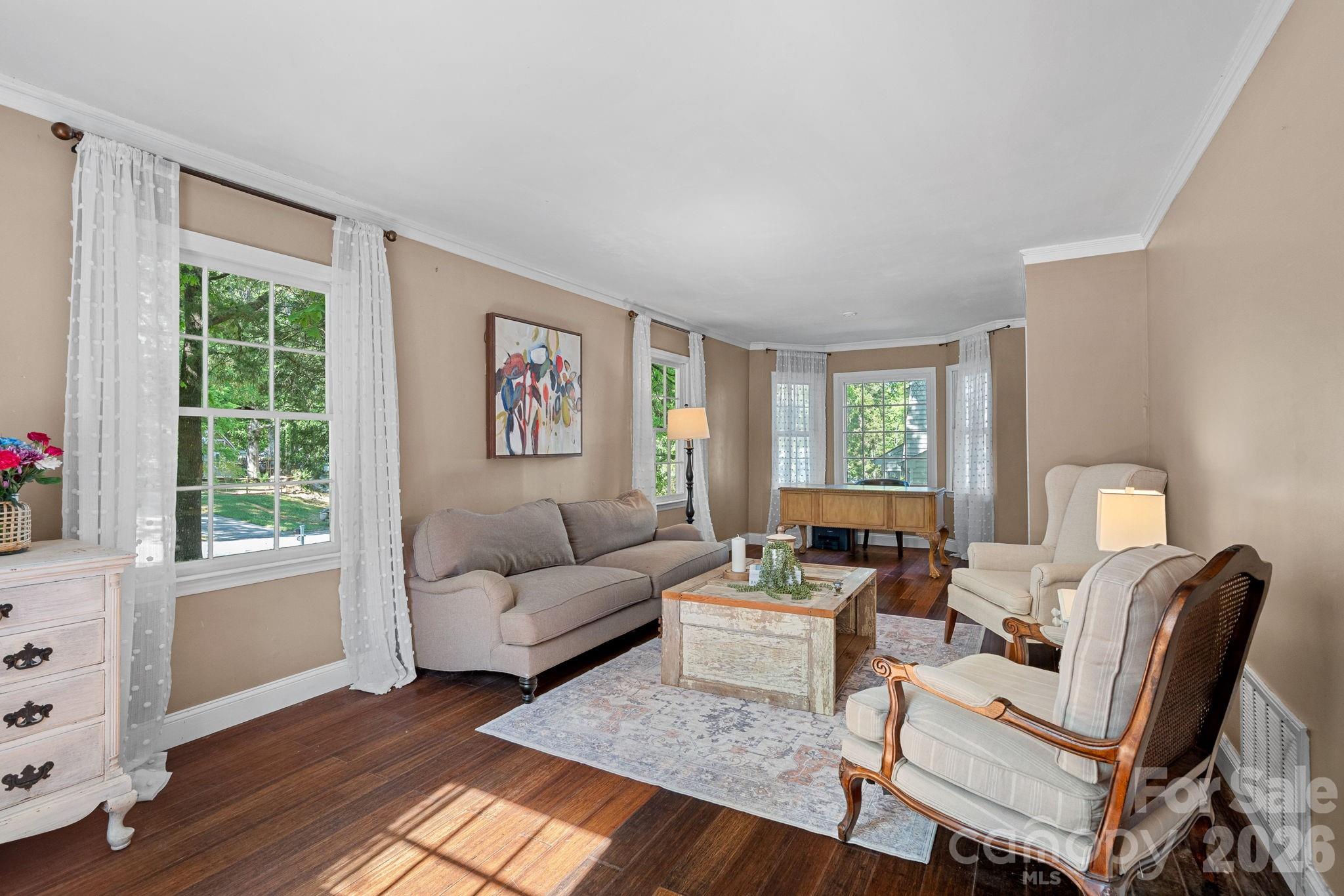 817 Bent Wood Court — Matthews