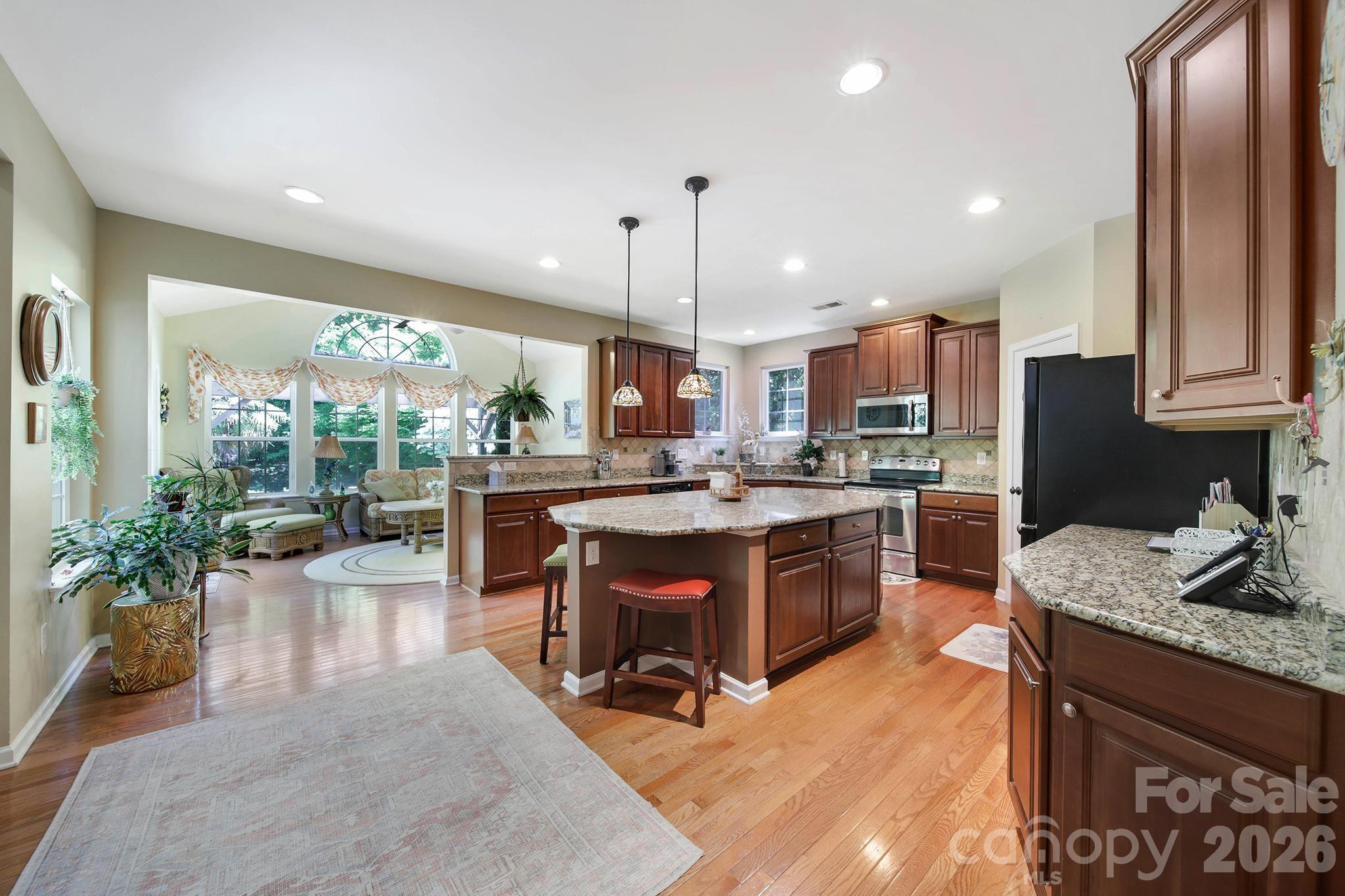 3012 Applewood Point Lane — Belmont